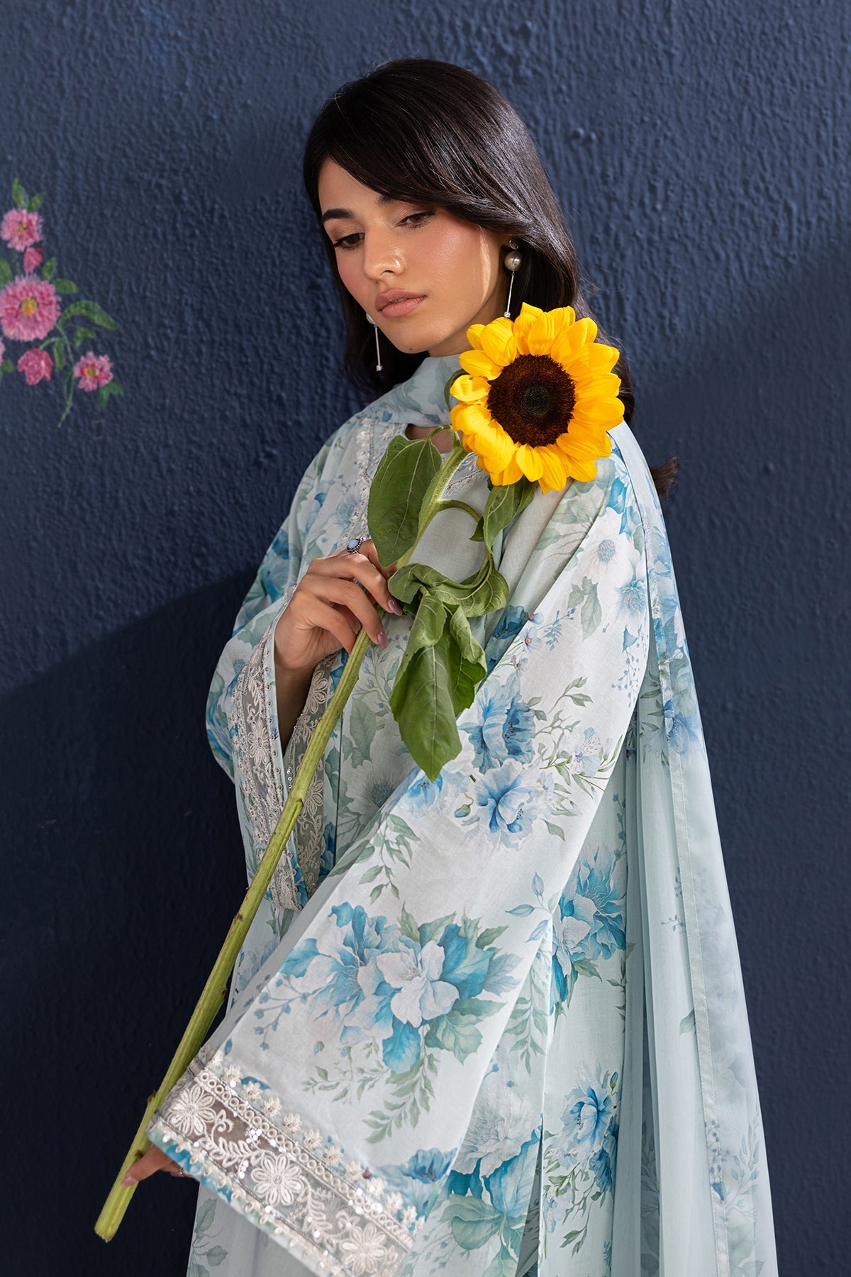 Baroque | Embroidered lawn | UF-4461