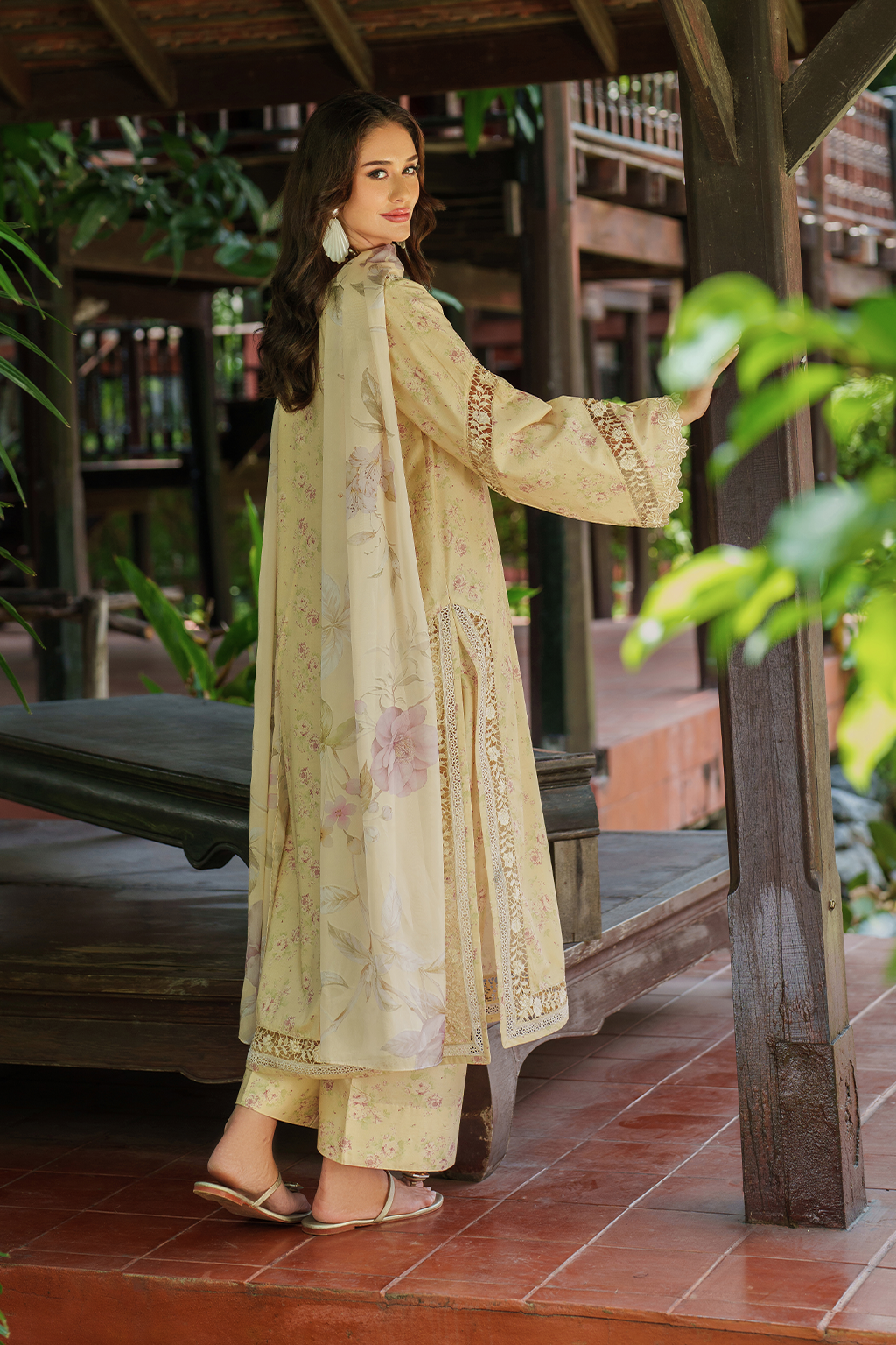 Iznik | Exclusive Printed Lawn | UE-497