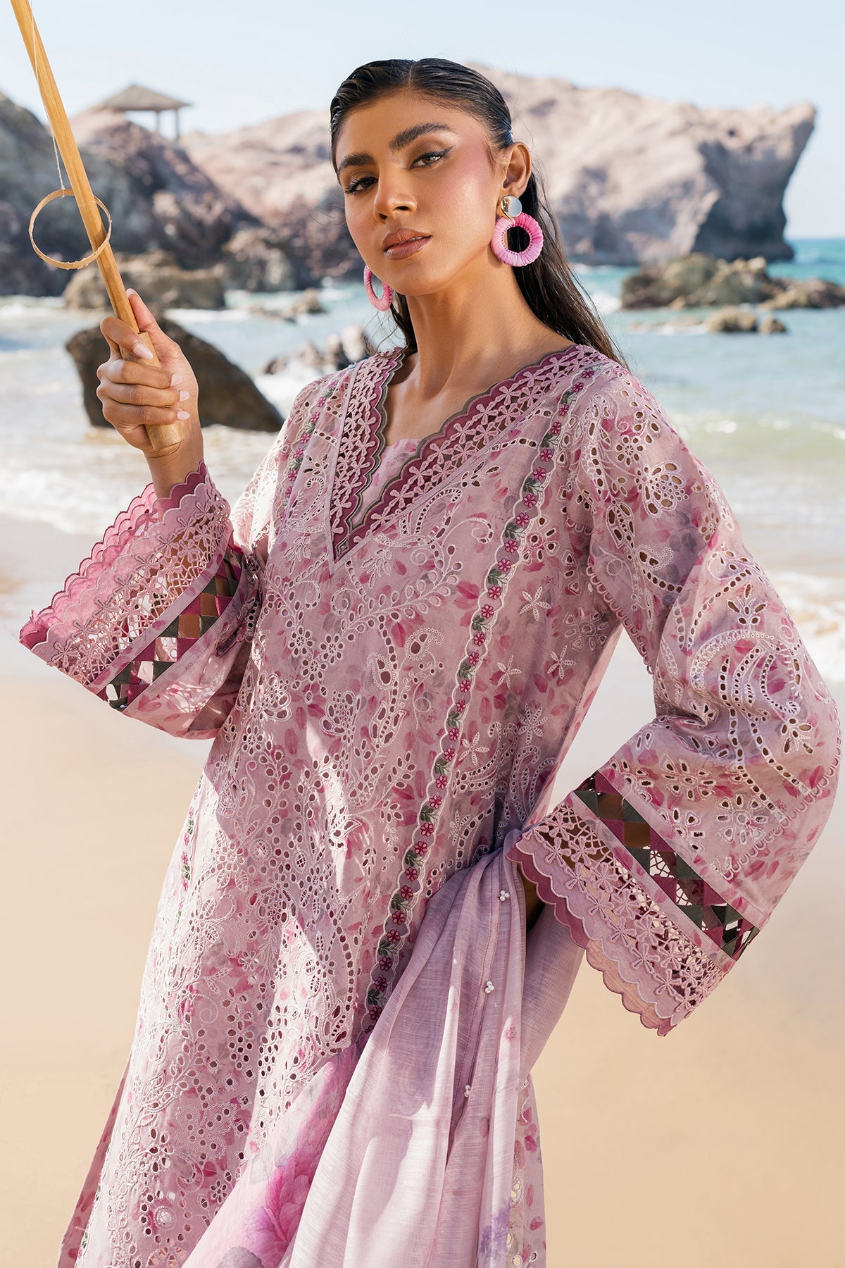 Baroque | Embroidered lawn | UF-4114