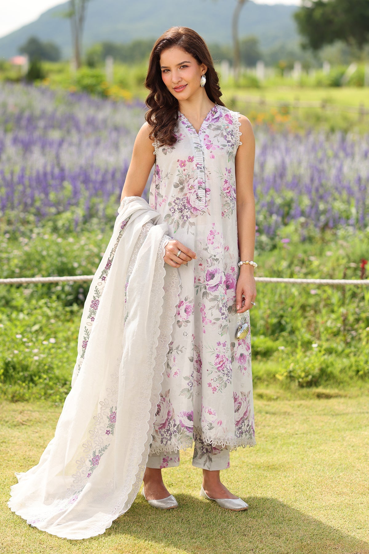 Baroque | Embroidered lawn | UF-4226