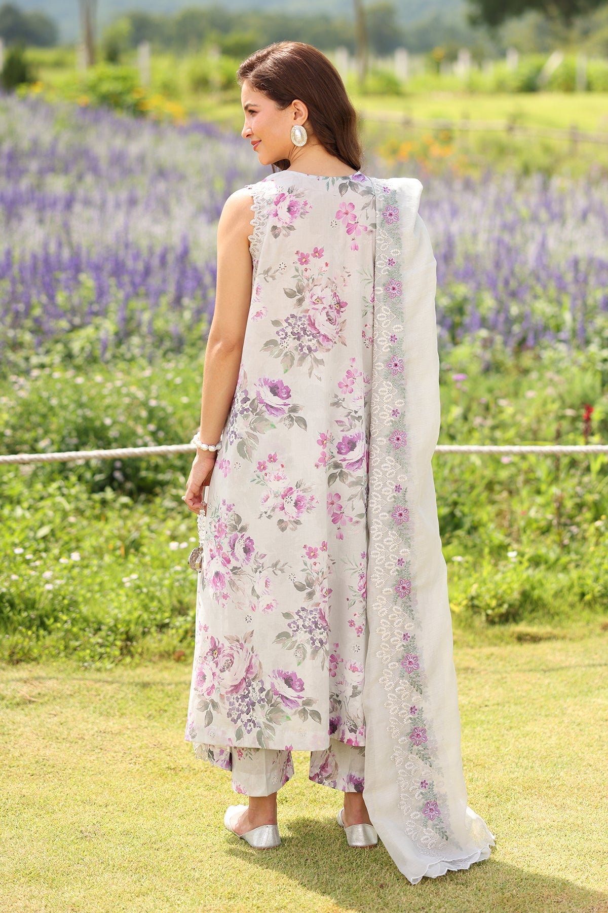 Baroque | Embroidered lawn | UF-4226