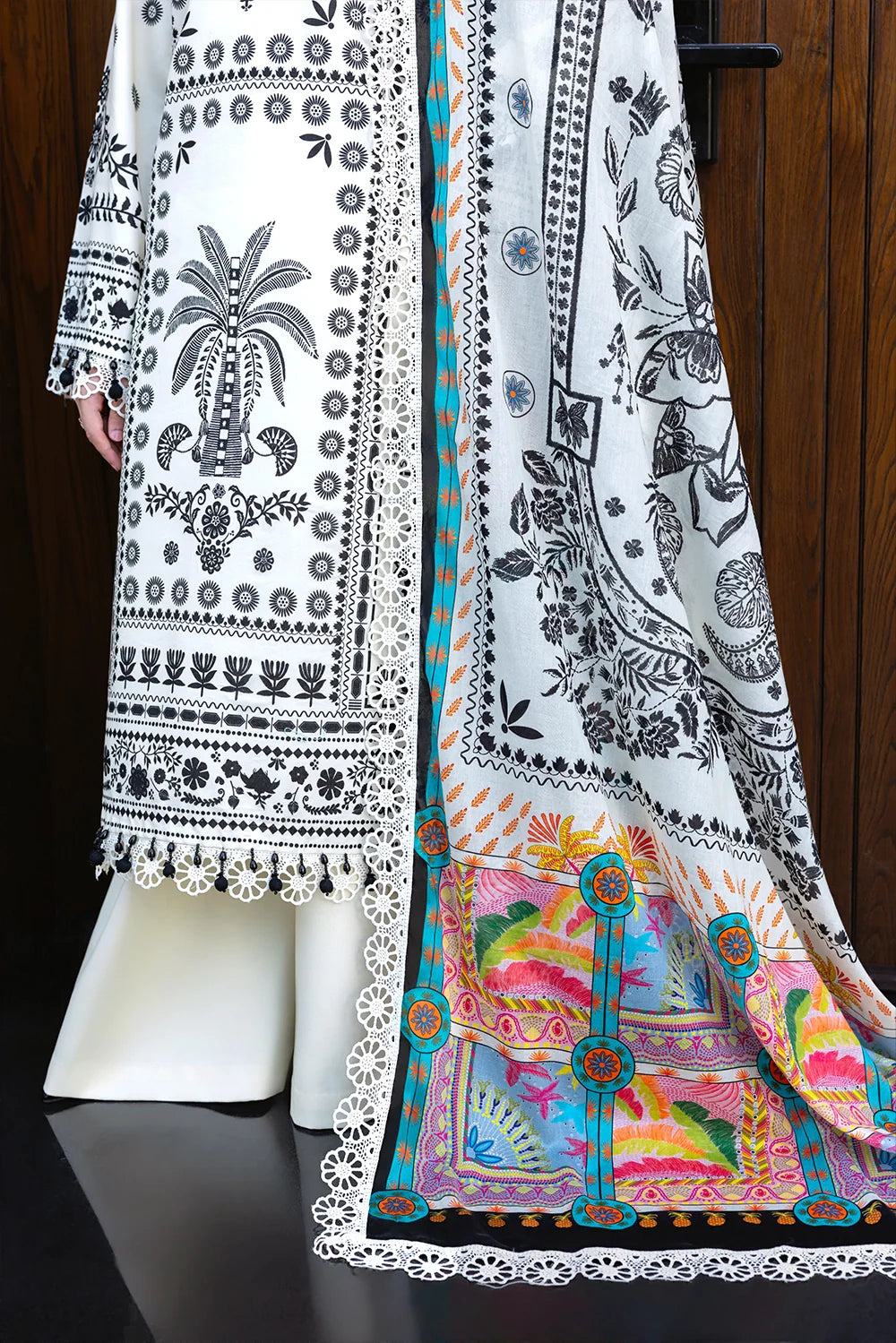 Naqsh | The Breeze Edit Lawn | Crystal Aura