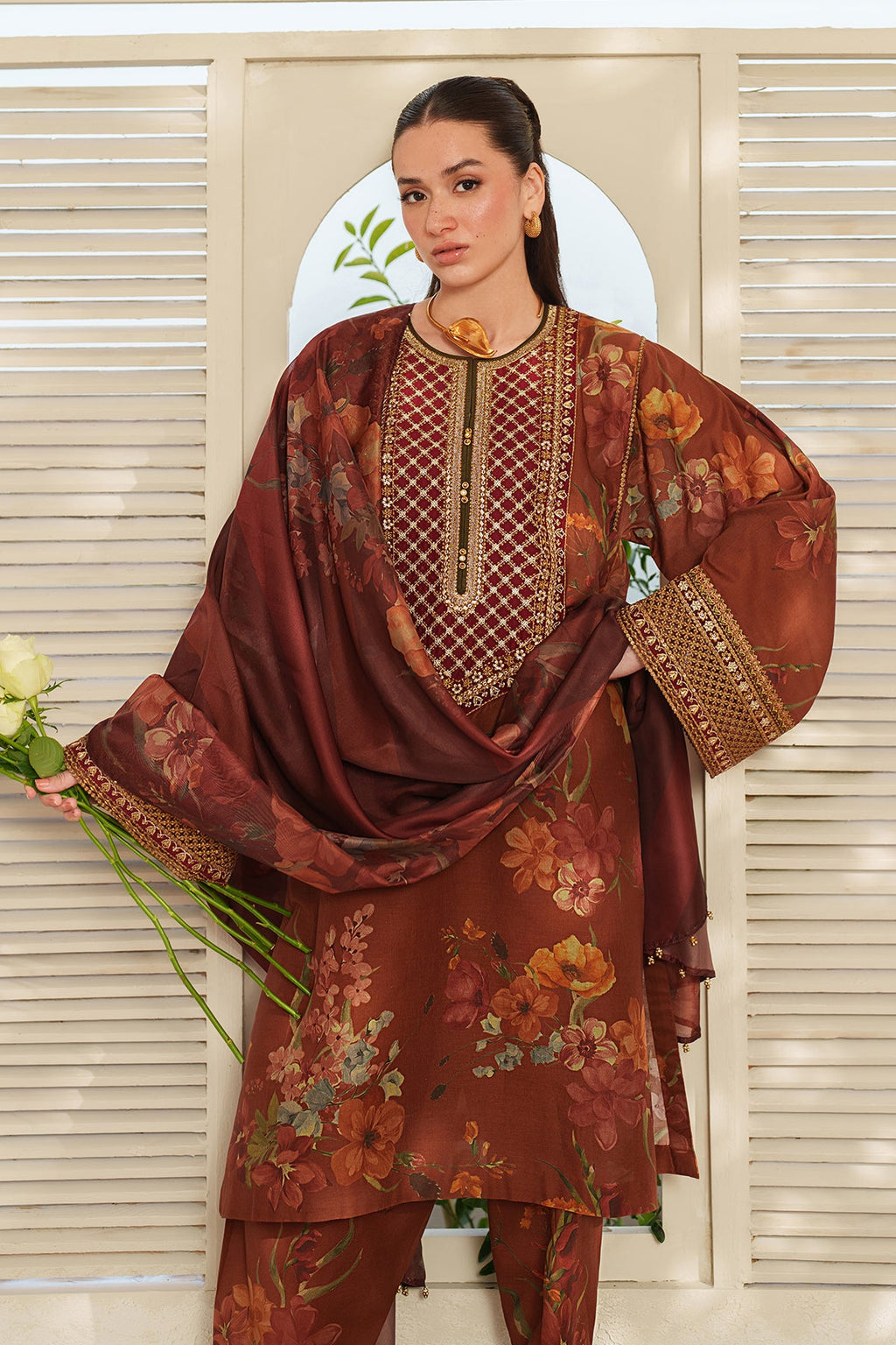 Baroque | Embroidered lawn | UF-4409