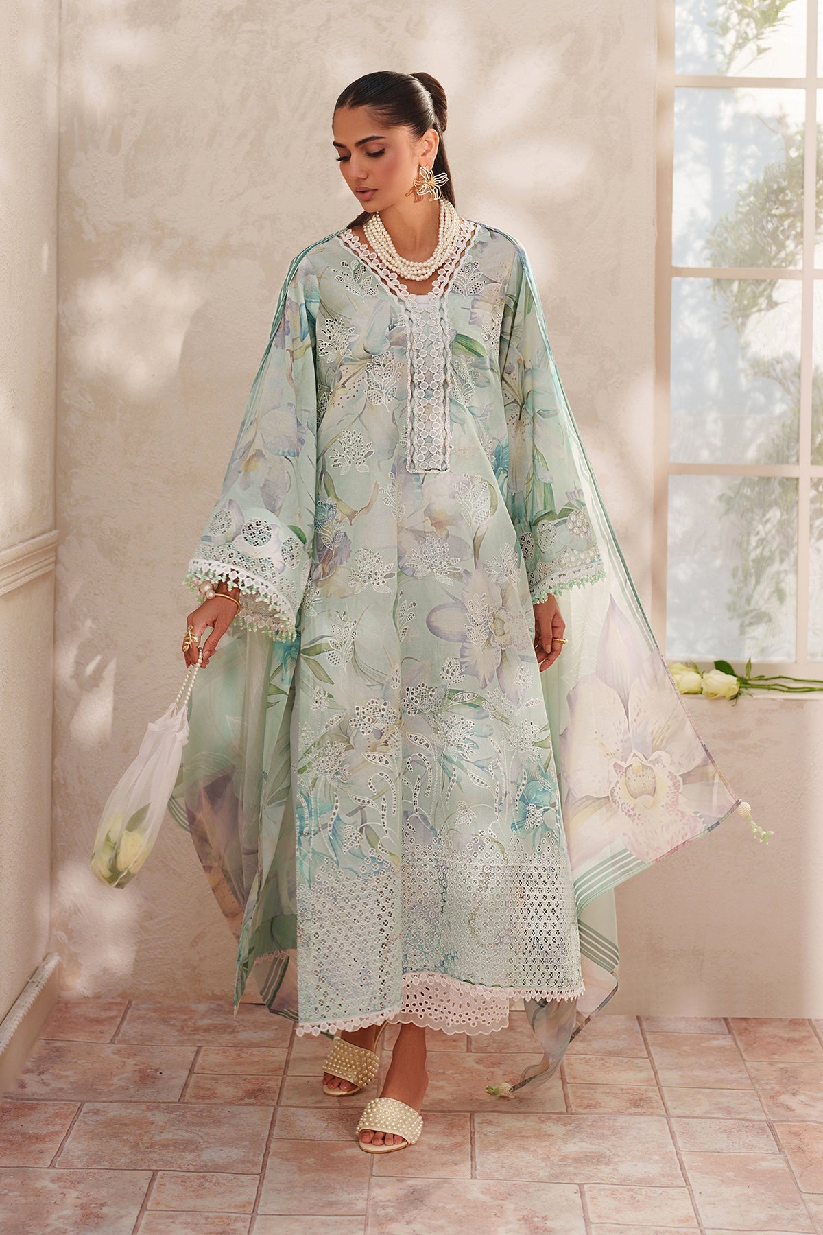 Baroque | Embroidered lawn | UF-4410