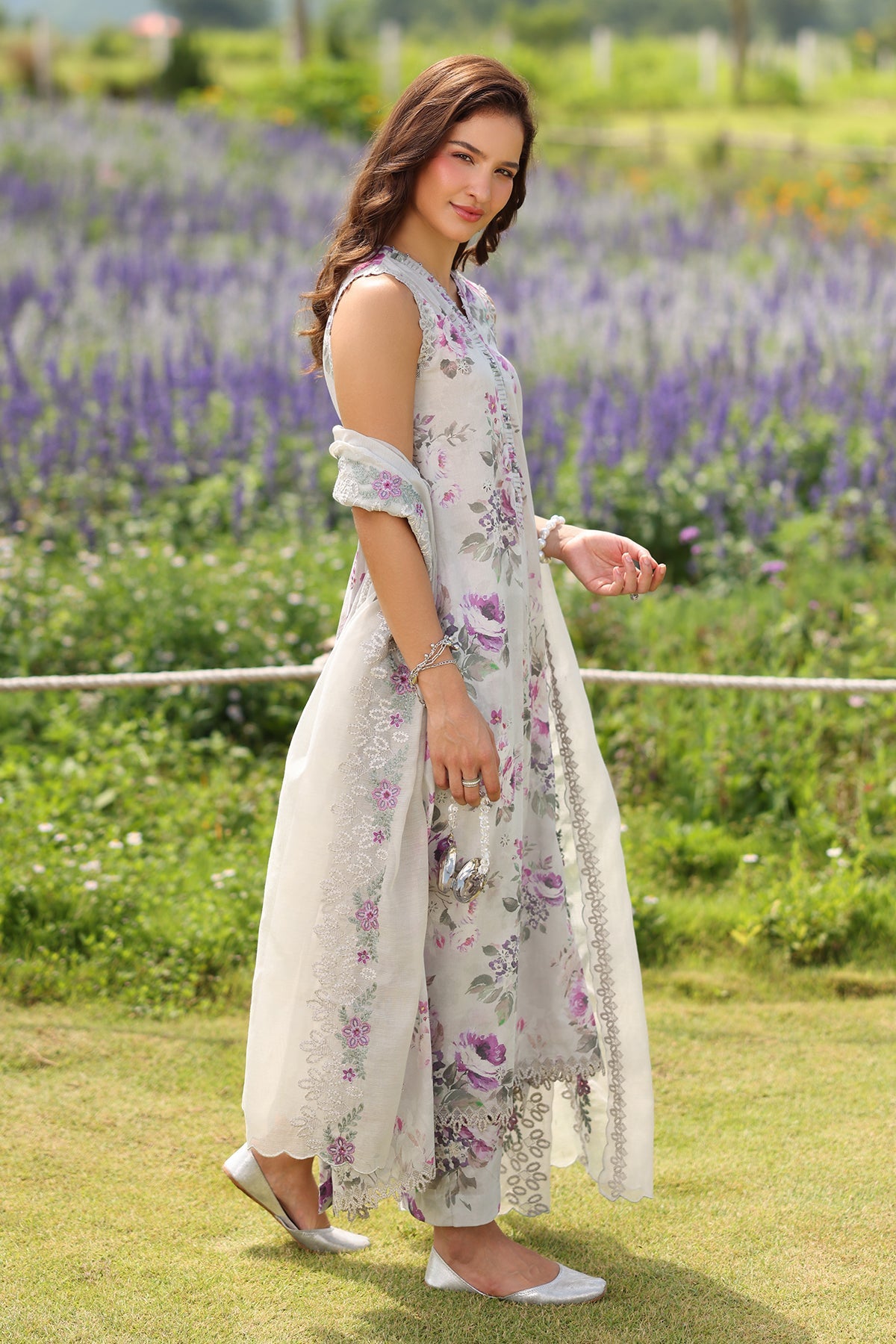 Baroque | Embroidered lawn | UF-4226