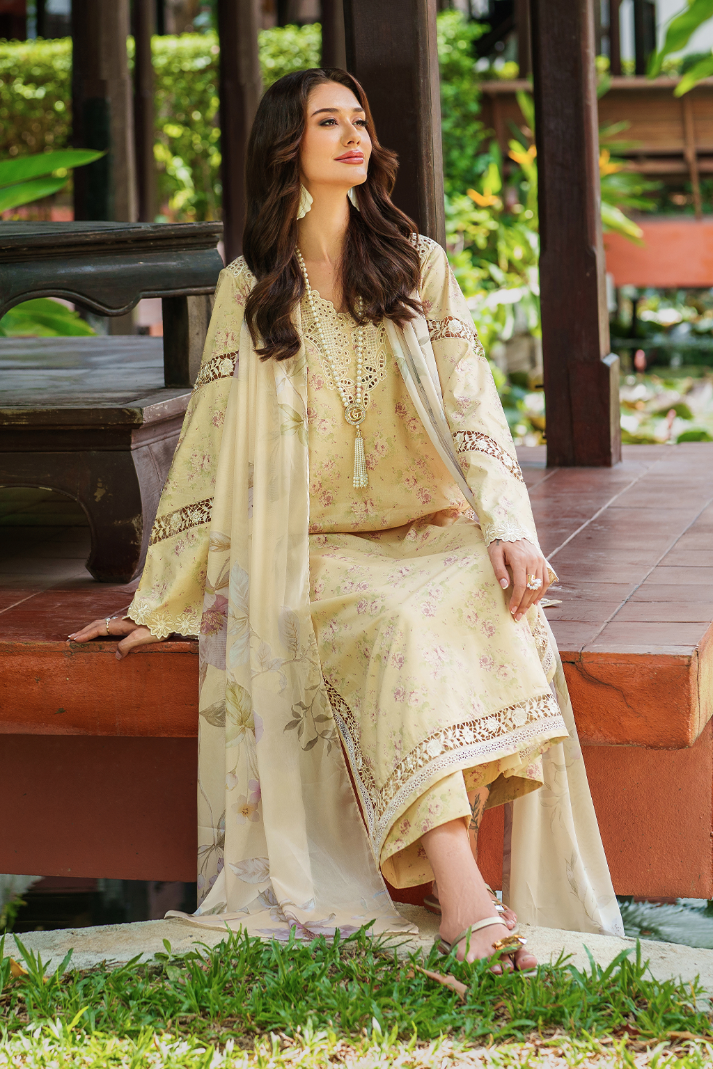 Iznik | Exclusive Printed Lawn | UE-497