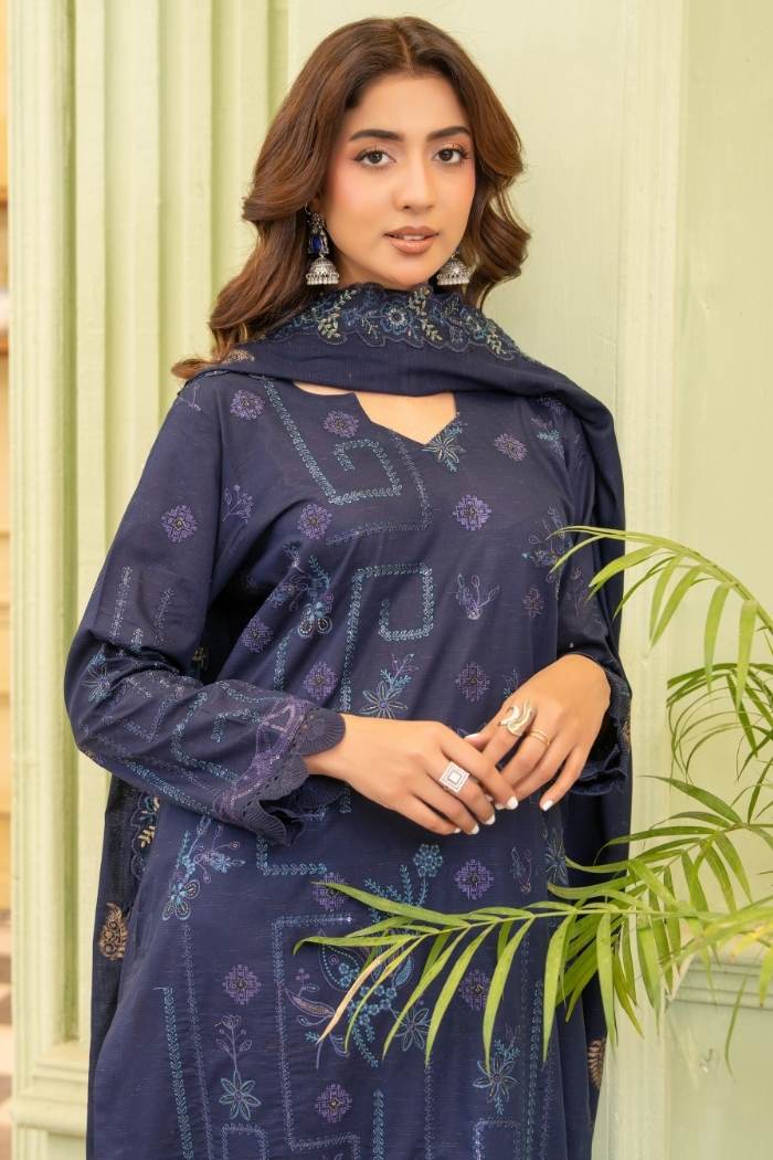 Riaz Arts | Namoos Lawn | RA-N-08