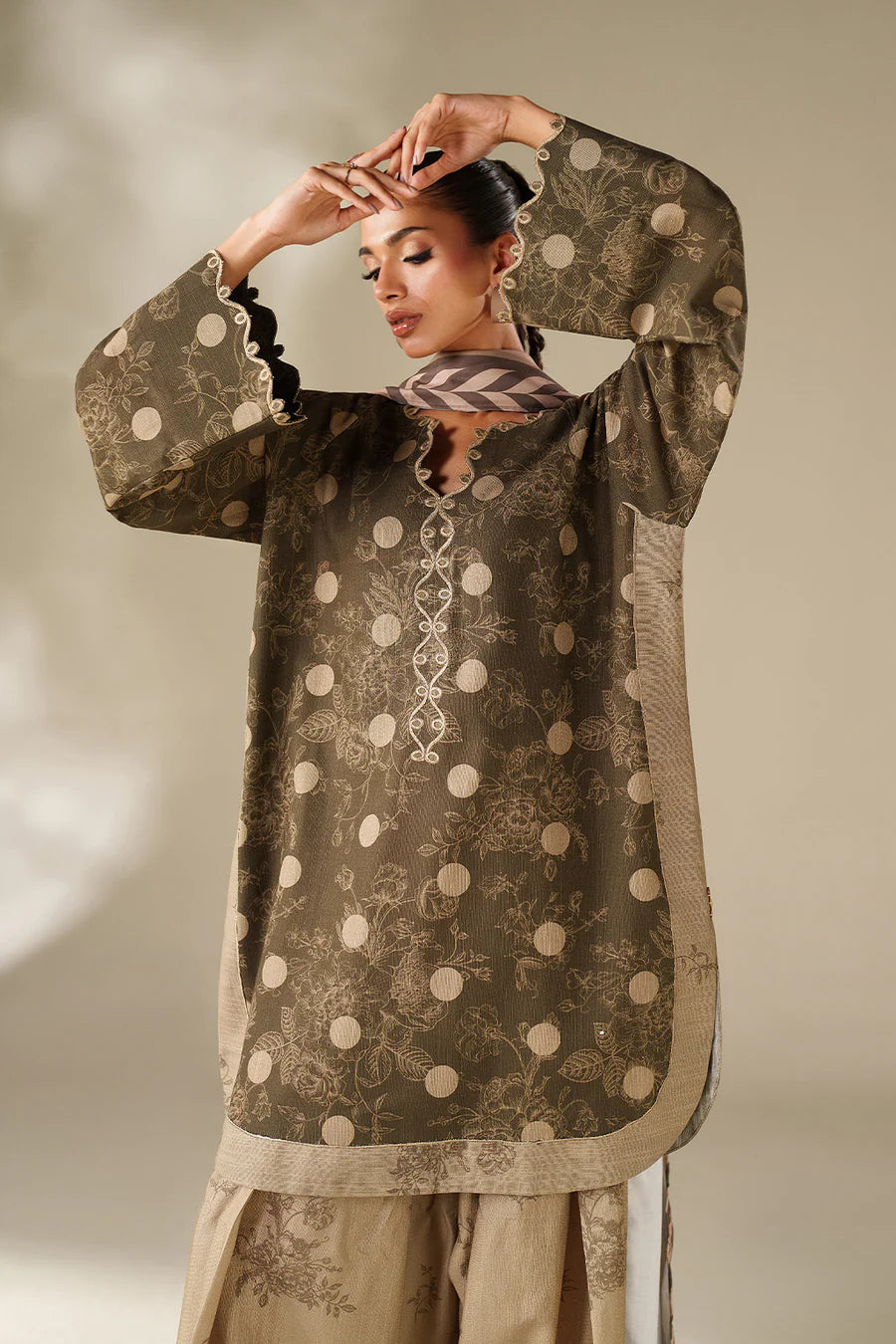 IZNIK |  PRINTED KHADDAR | UE-565