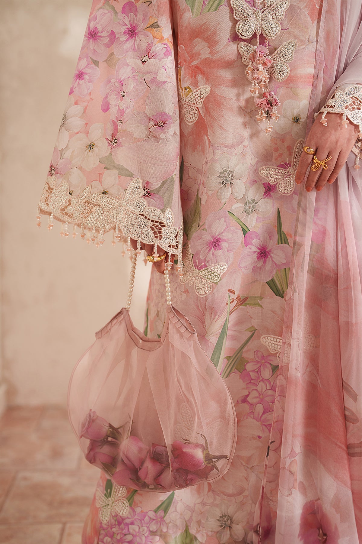 Baroque | Embroidered lawn | UF-4412