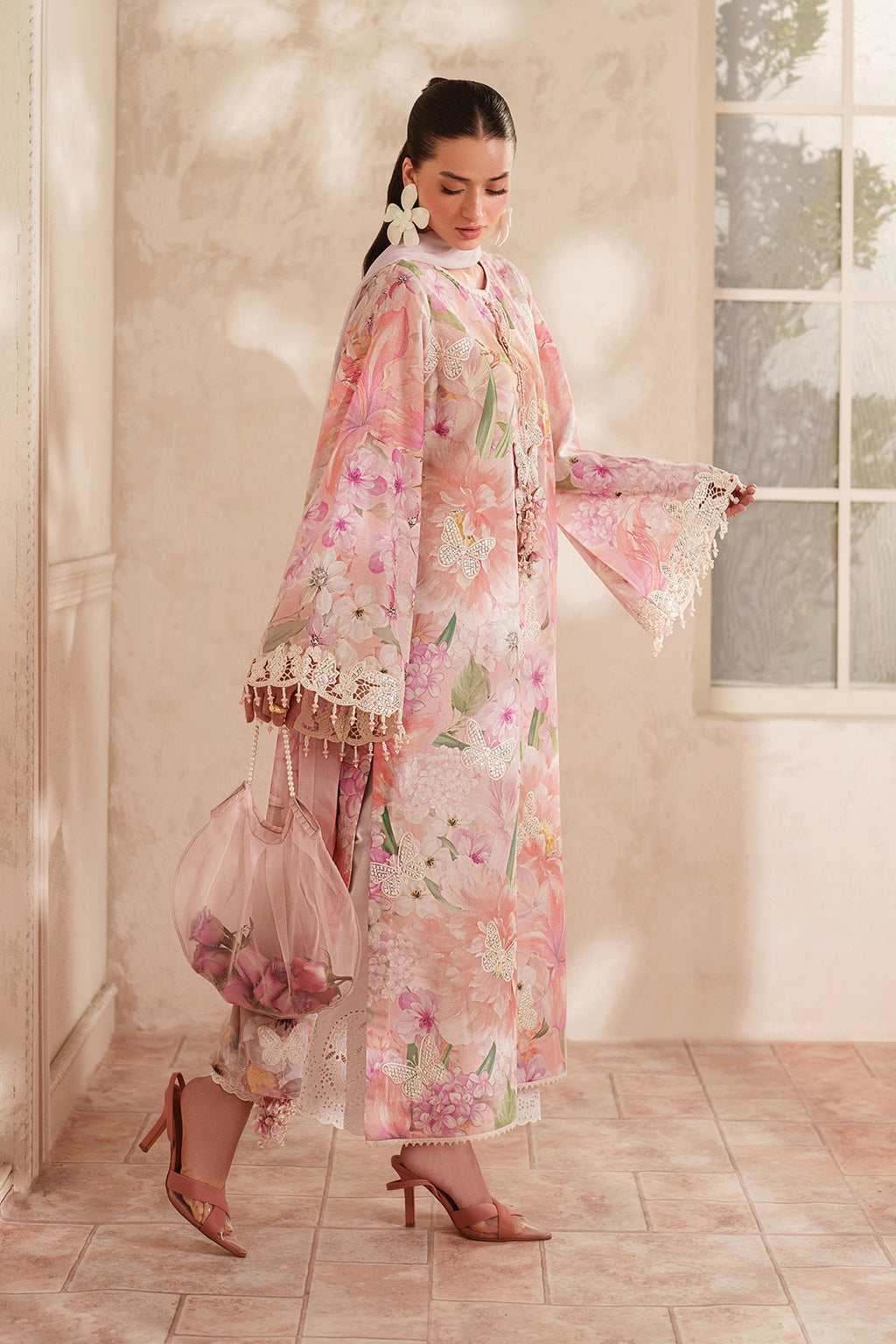 Baroque | Embroidered lawn | UF-4412