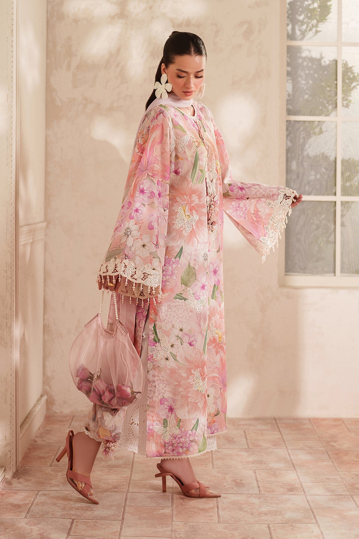 Baroque | Embroidered lawn | UF-4412