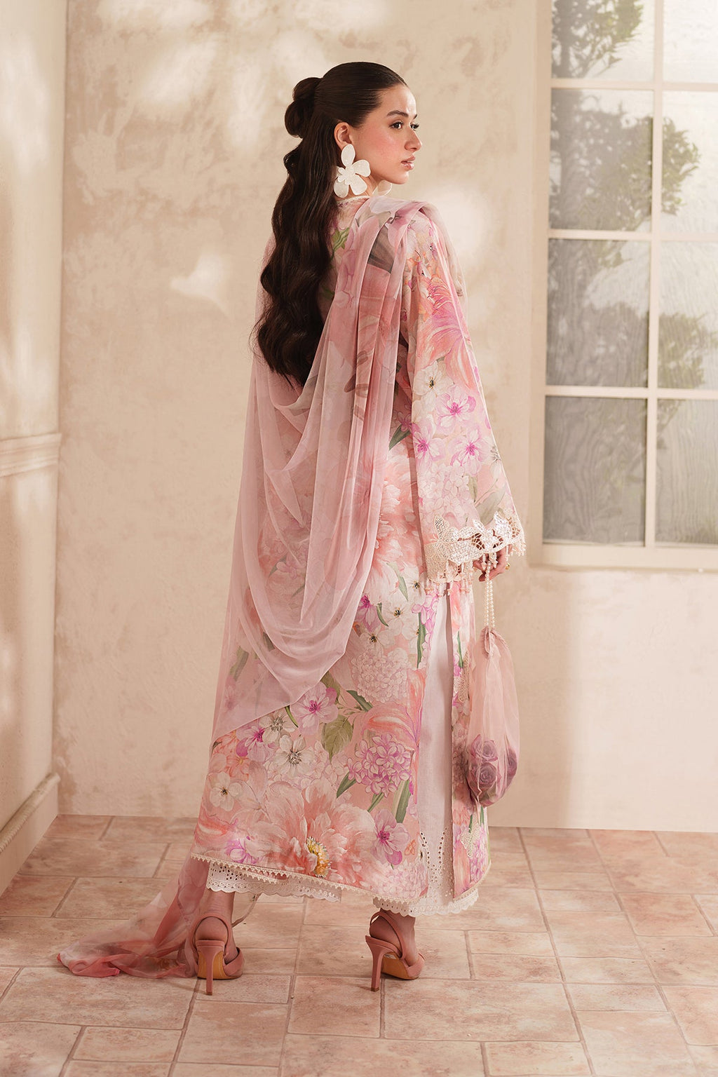 Baroque | Embroidered lawn | UF-4412