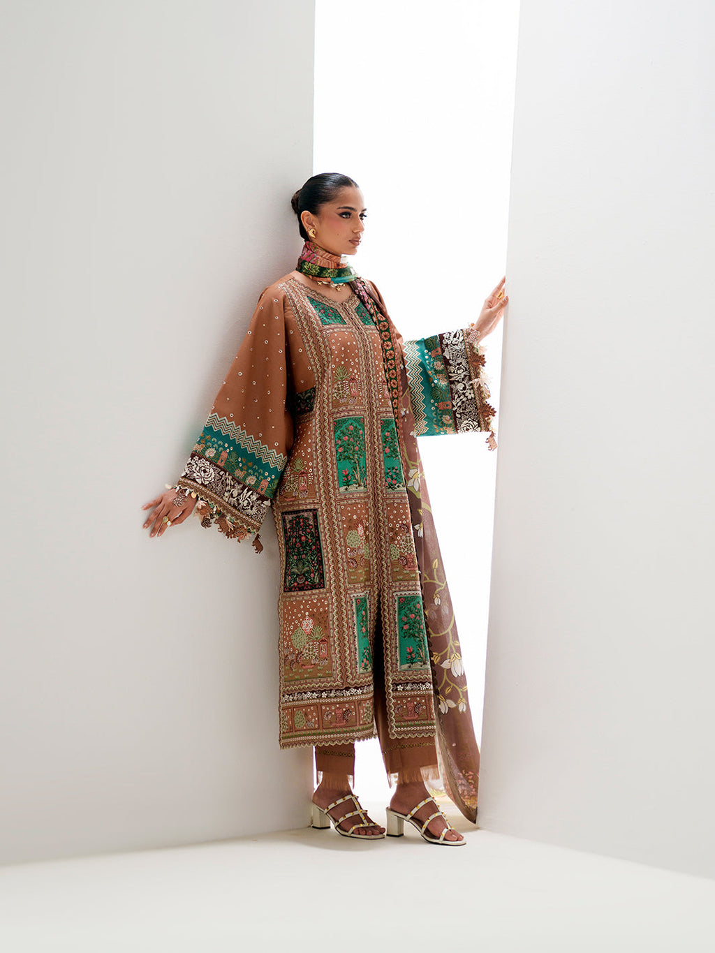 BIn ilyas | Amour Luxury Lawn '26 | 186-B