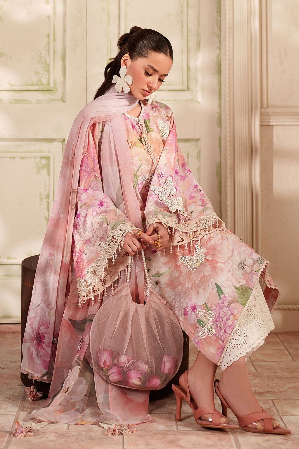 Baroque | Embroidered lawn | UF-4412