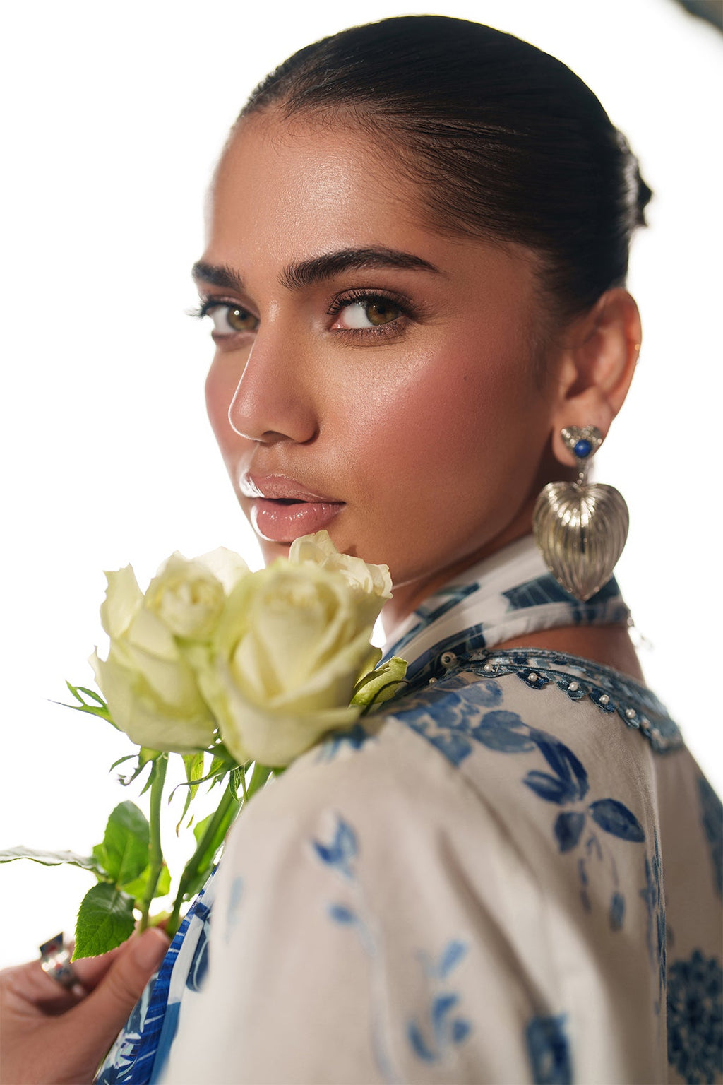 Baroque | Embroidered lawn | UF-4413