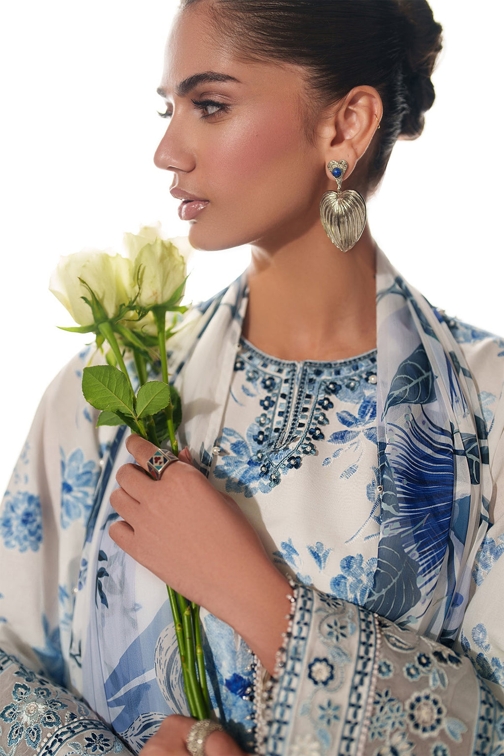 Baroque | Embroidered lawn | UF-4413