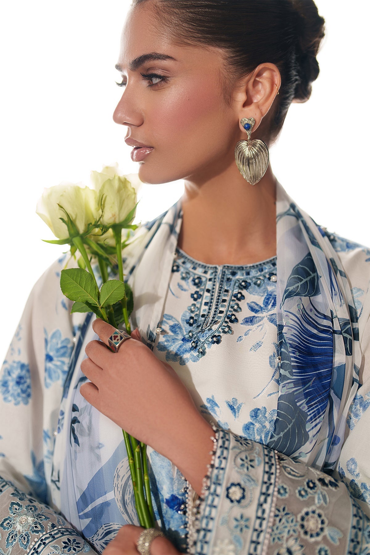 Baroque | Embroidered lawn | UF-4413