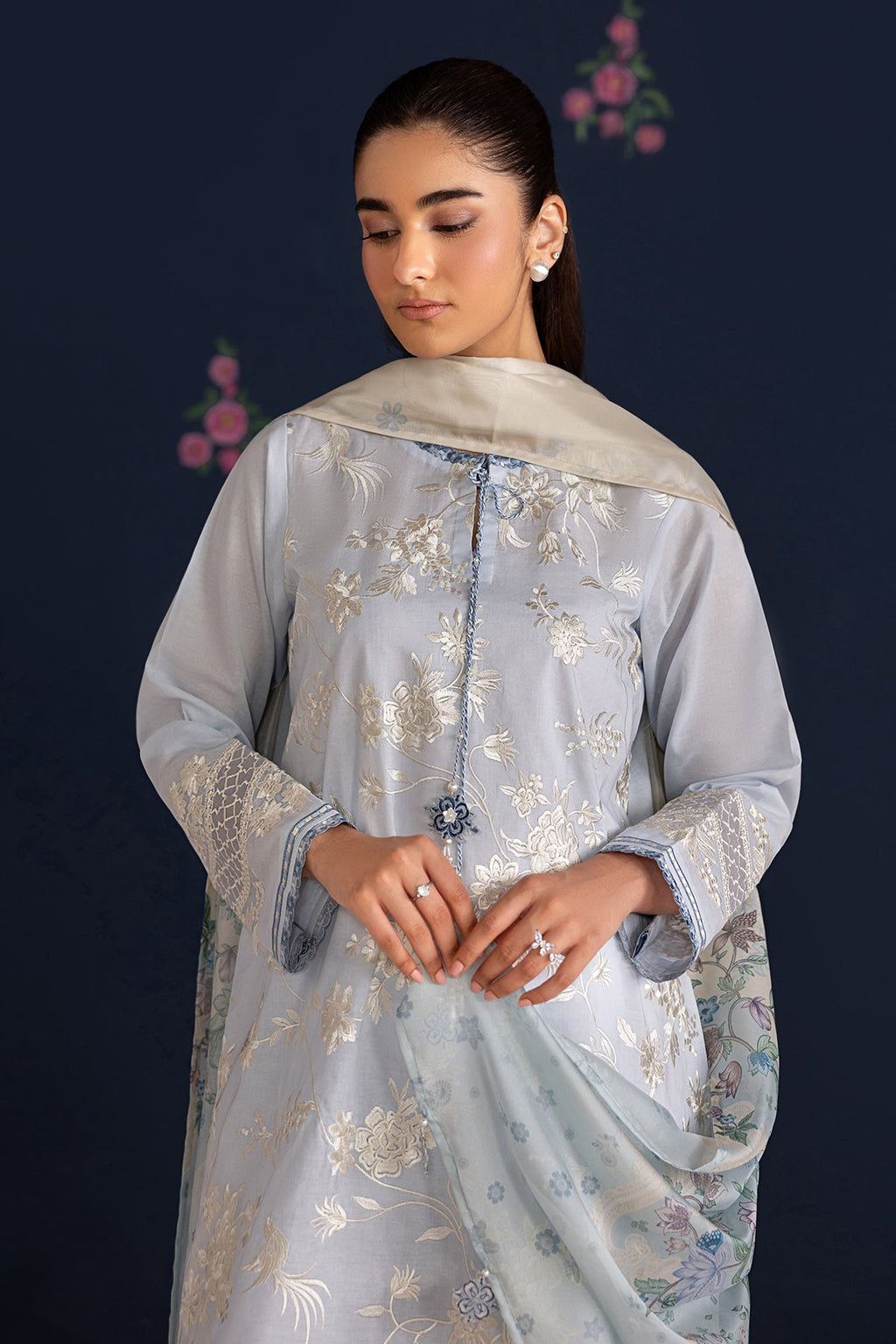 Baroque | Embroidered lawn | UF-4466