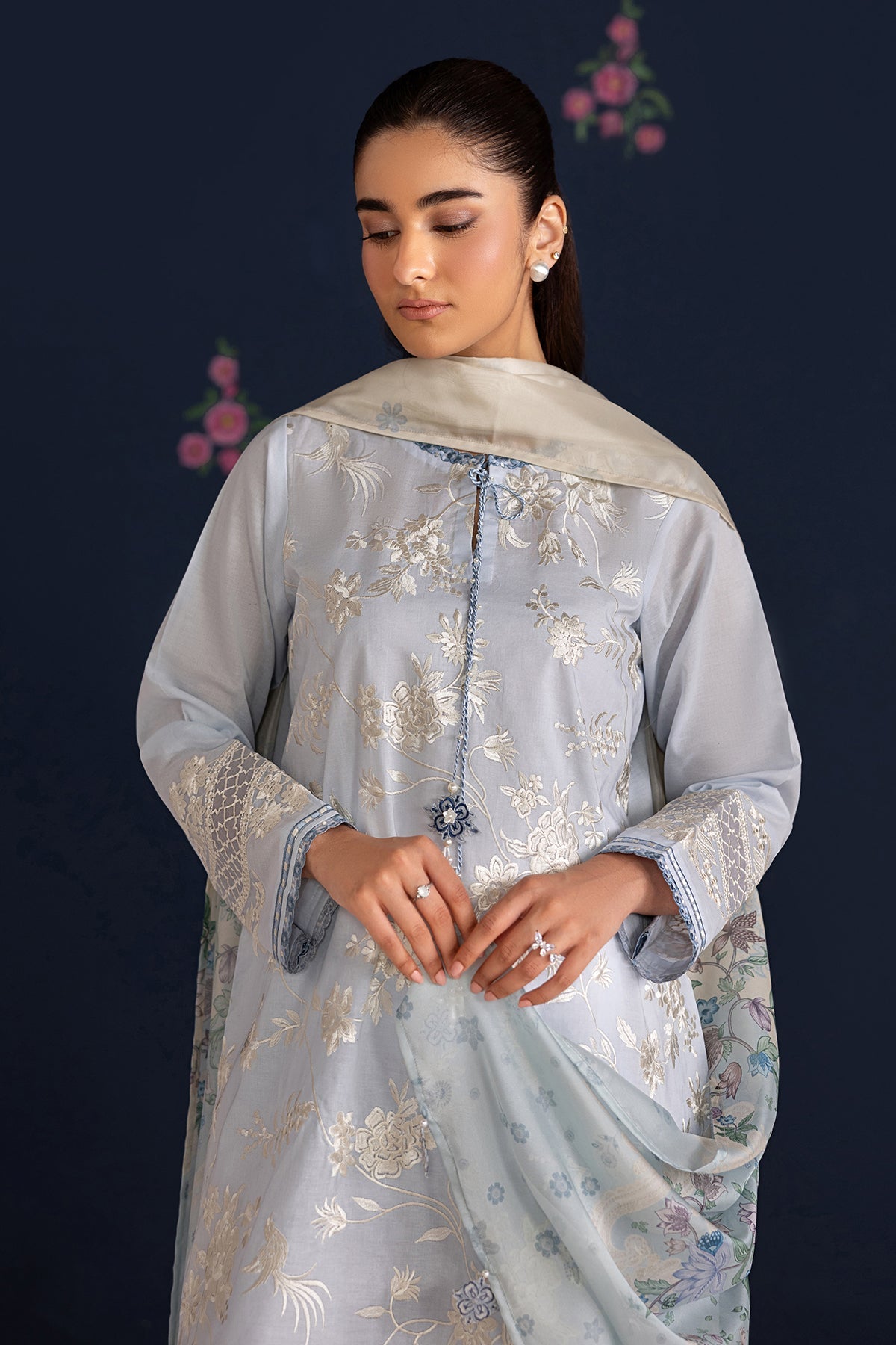 Baroque | Embroidered lawn | UF-4466