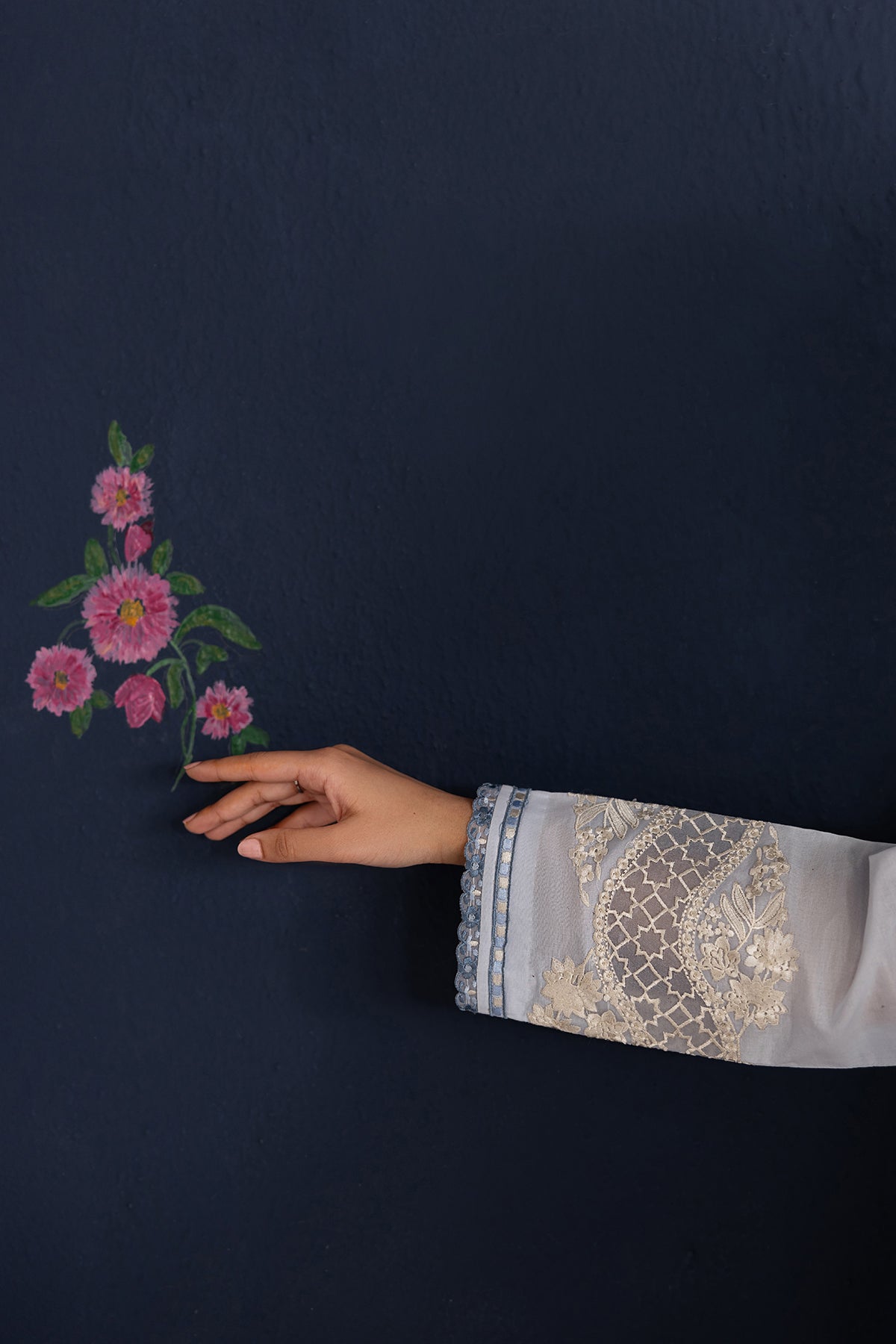 Baroque | Embroidered lawn | UF-4466