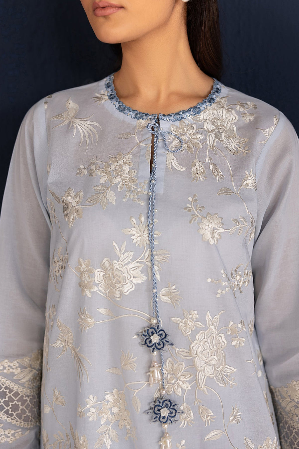 Baroque | Embroidered lawn | UF-4466