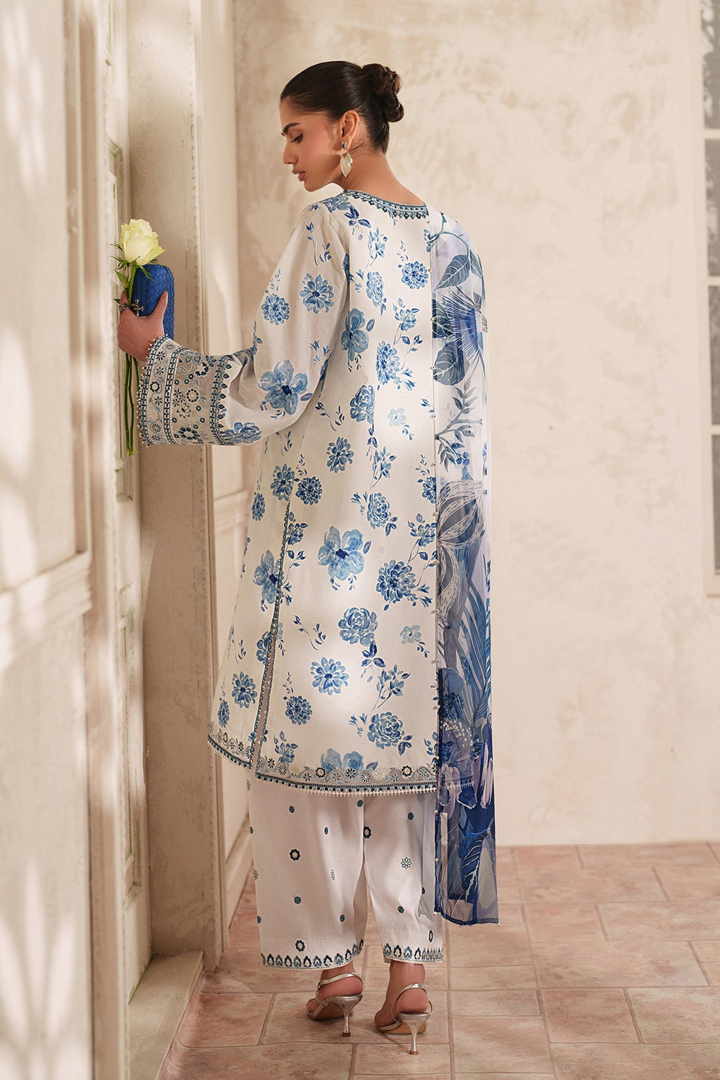 Baroque | Embroidered lawn | UF-4413