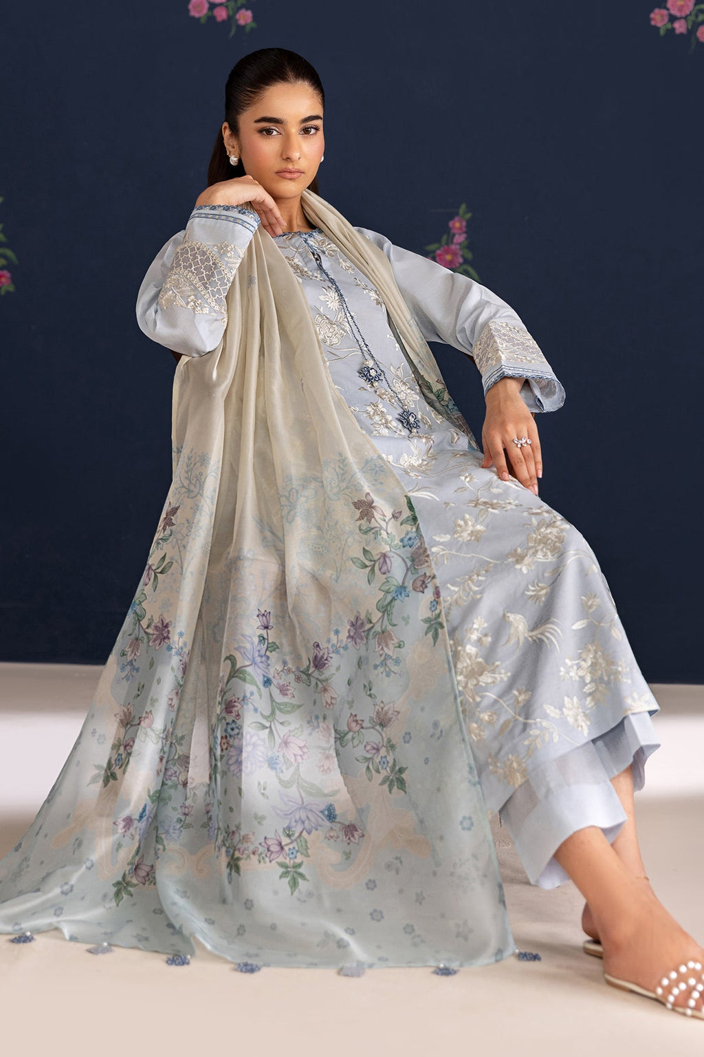 Baroque | Embroidered lawn | UF-4466