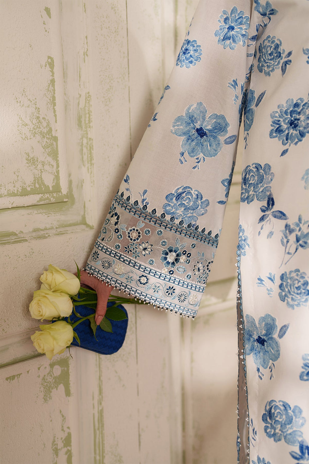 Baroque | Embroidered lawn | UF-4413