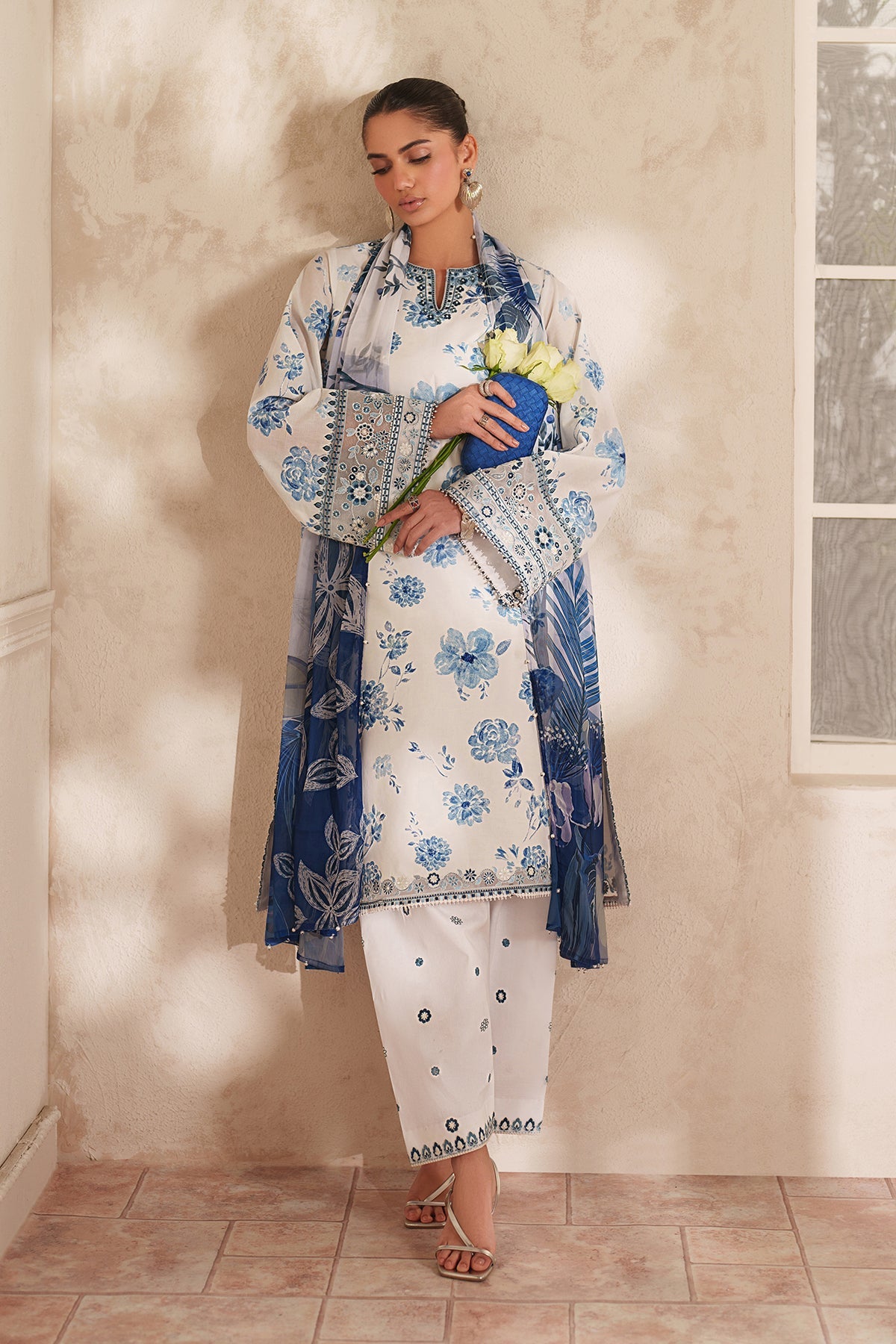Baroque | Embroidered lawn | UF-4413