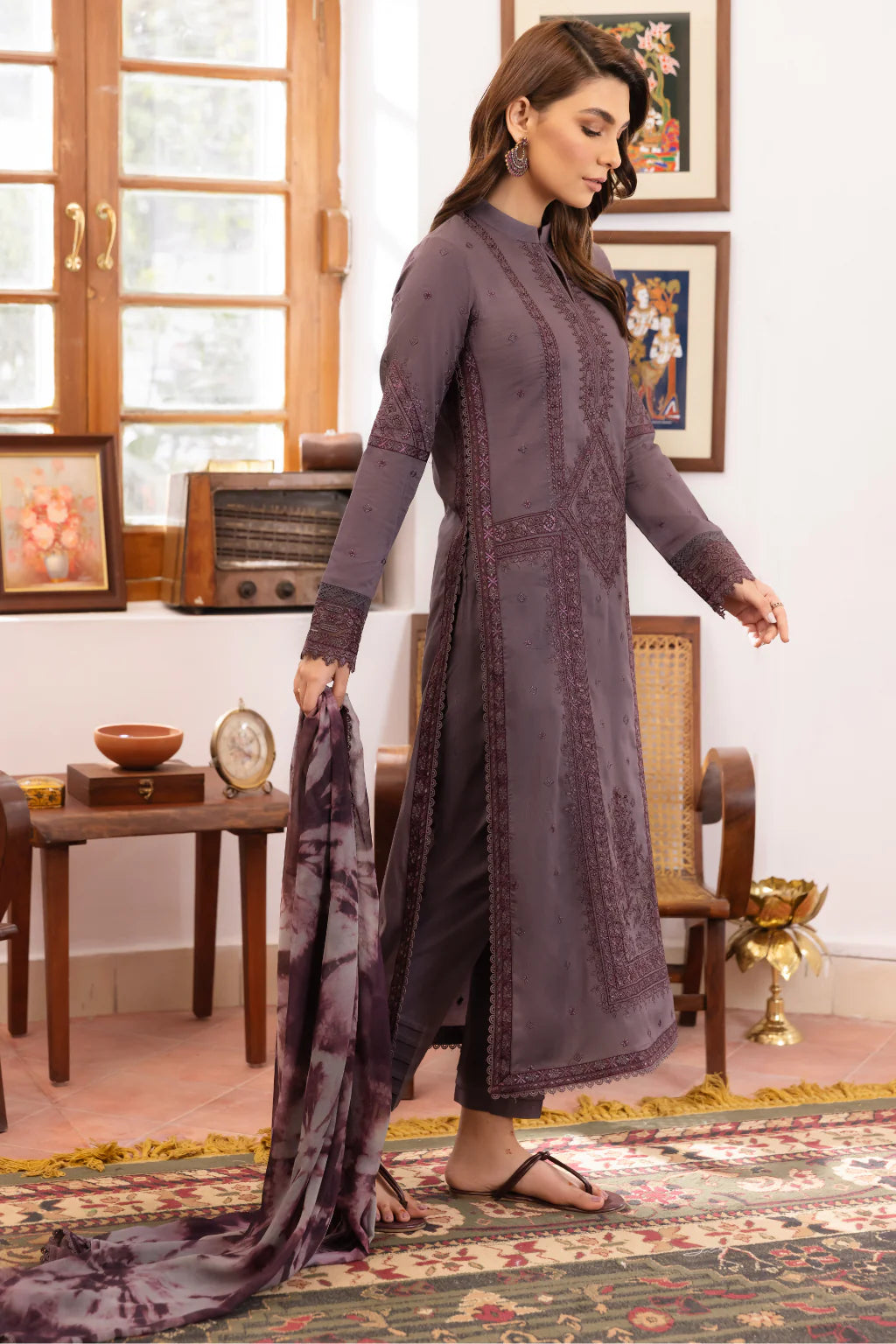 IZNIK | Dastan Lawn 23 | IDL-02 BAREEA
