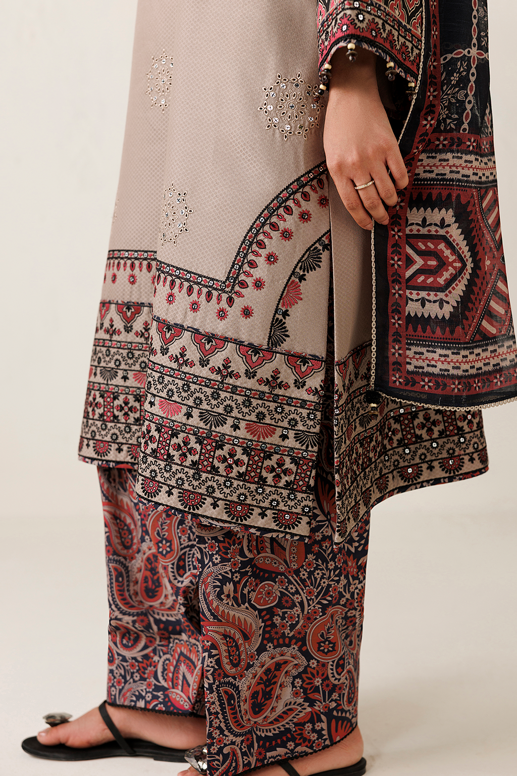 Jazmin | Embroidered Dobby Winter | RTW-0282