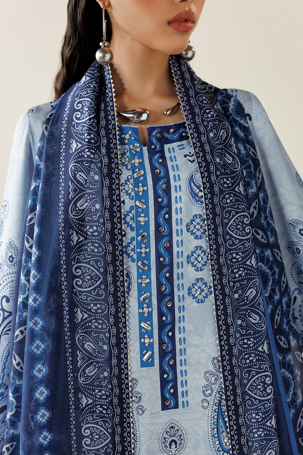 Jazmin | Orlina Raw Silk 26 | OR26-D02