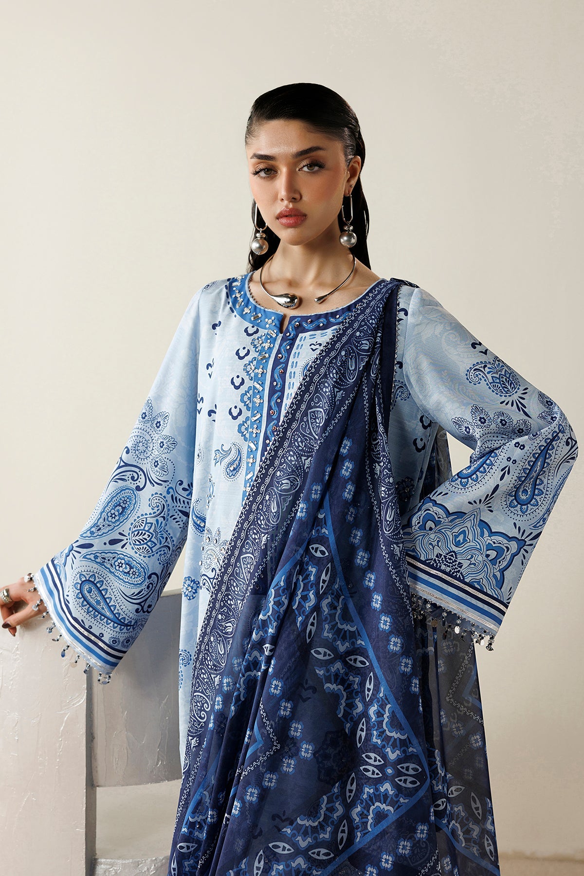Jazmin | Orlina Raw Silk 26 | OR26-D02