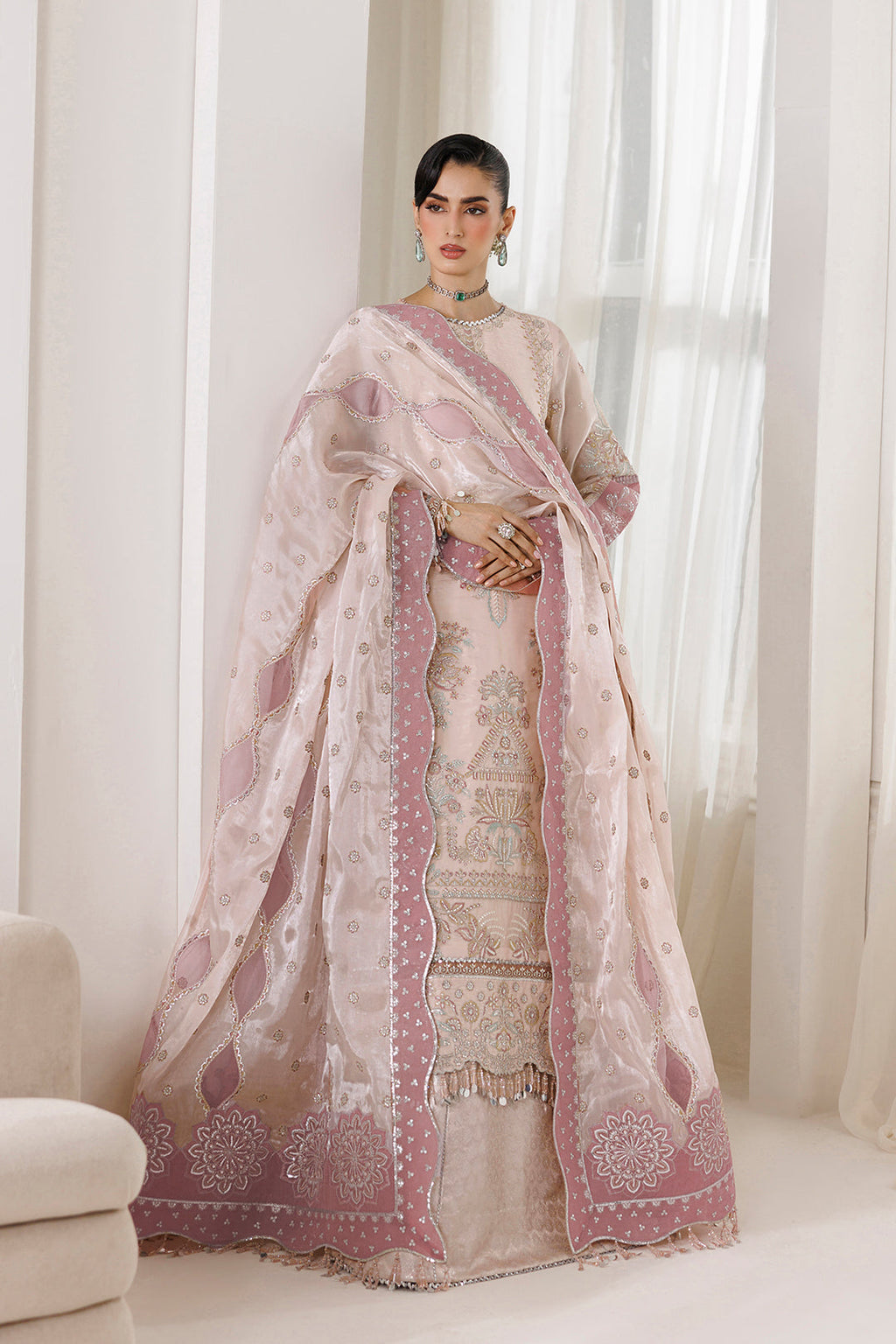 Alizeh | La Ruhe Festive | AF-CH-2262-Taurus