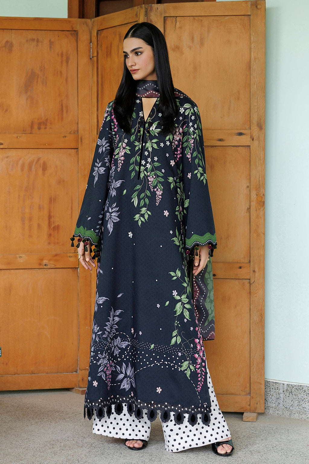 Jazmin | Embroidered Viscose Winter | UW-0269