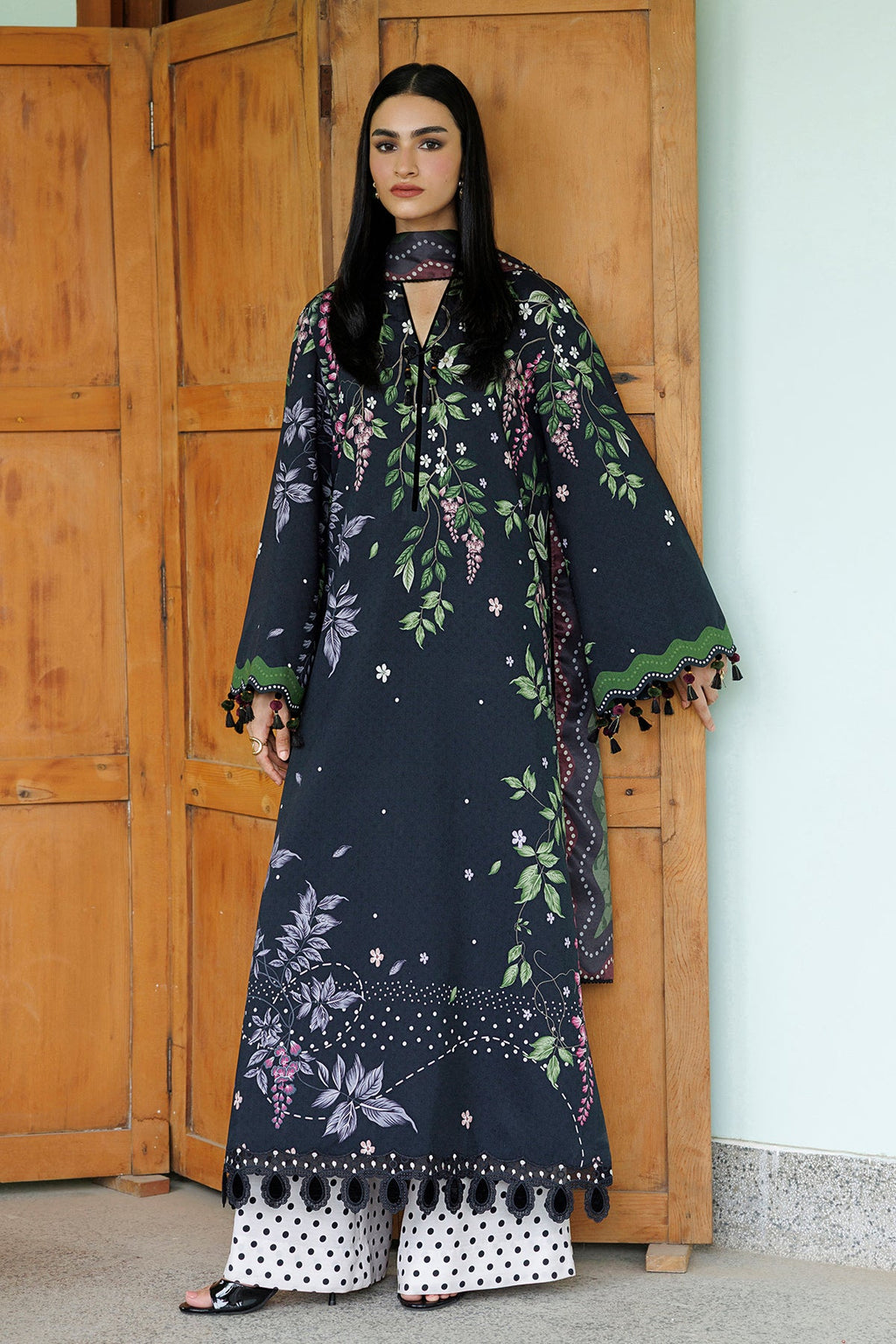 Jazmin | Embroidered Viscose Winter | UW-0269