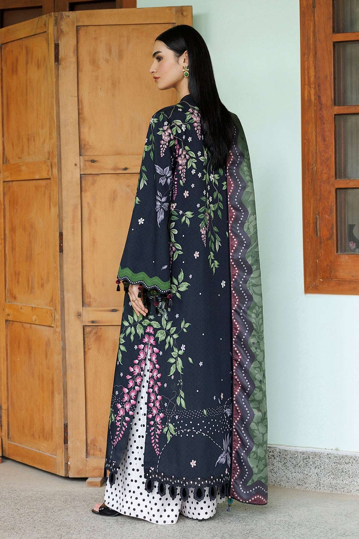 Jazmin | Embroidered Viscose Winter | UW-0269