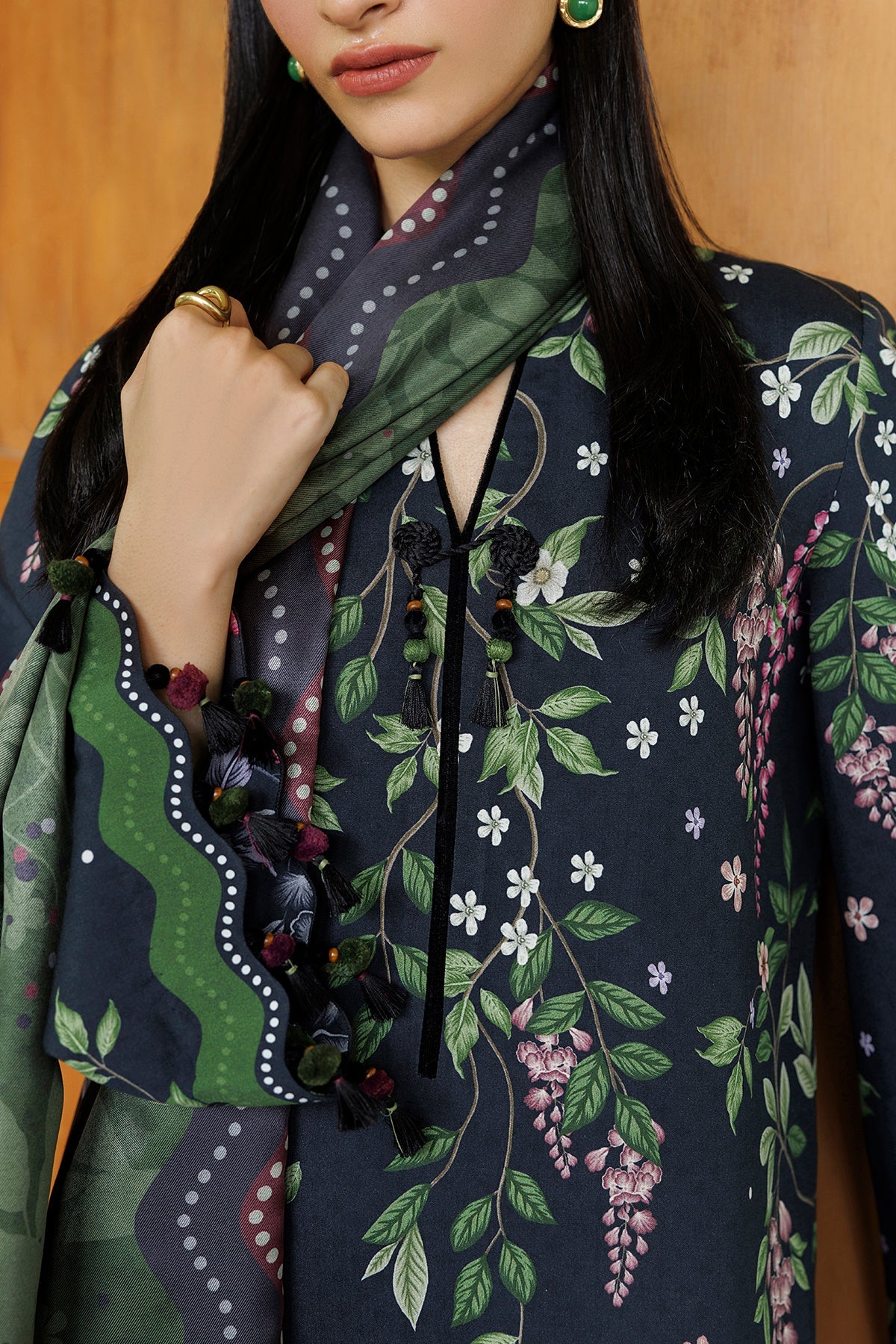 Jazmin | Embroidered Viscose Winter | UW-0269