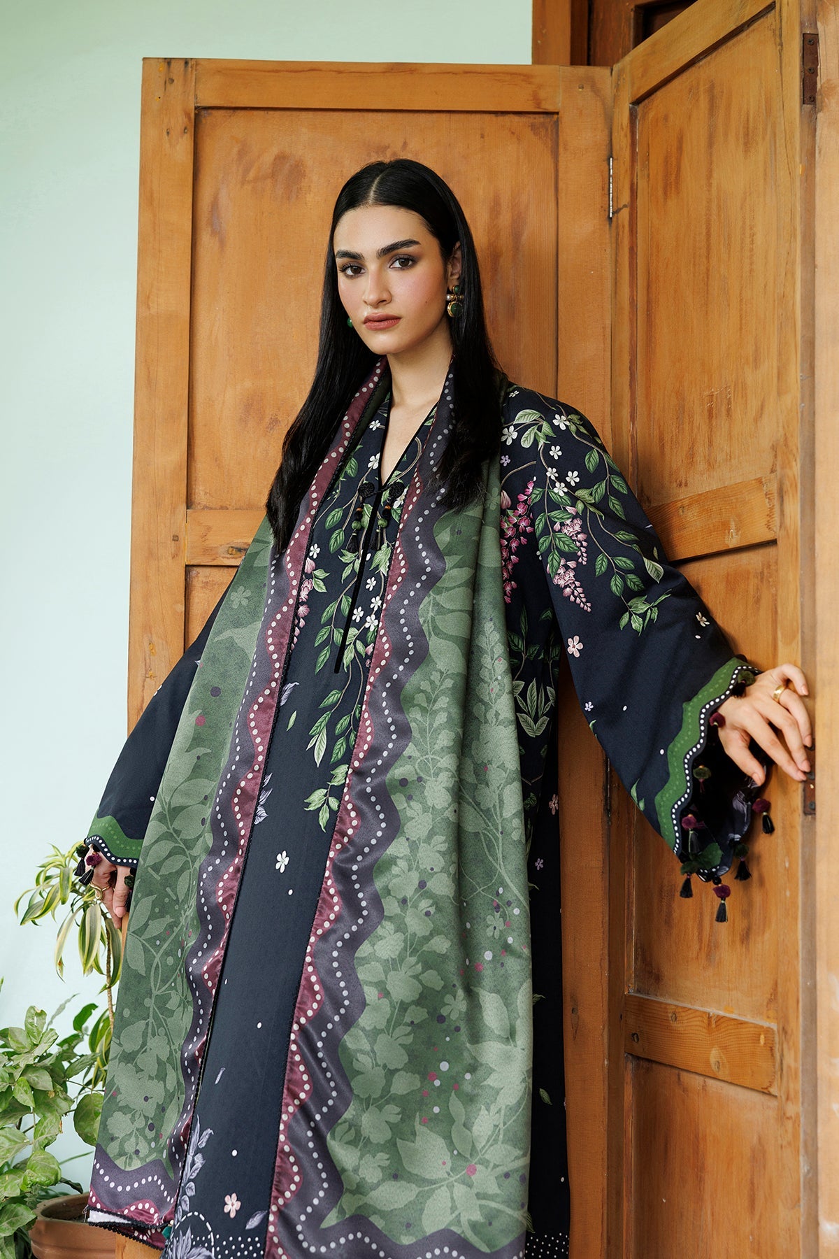 Jazmin | Embroidered Viscose Winter | UW-0269
