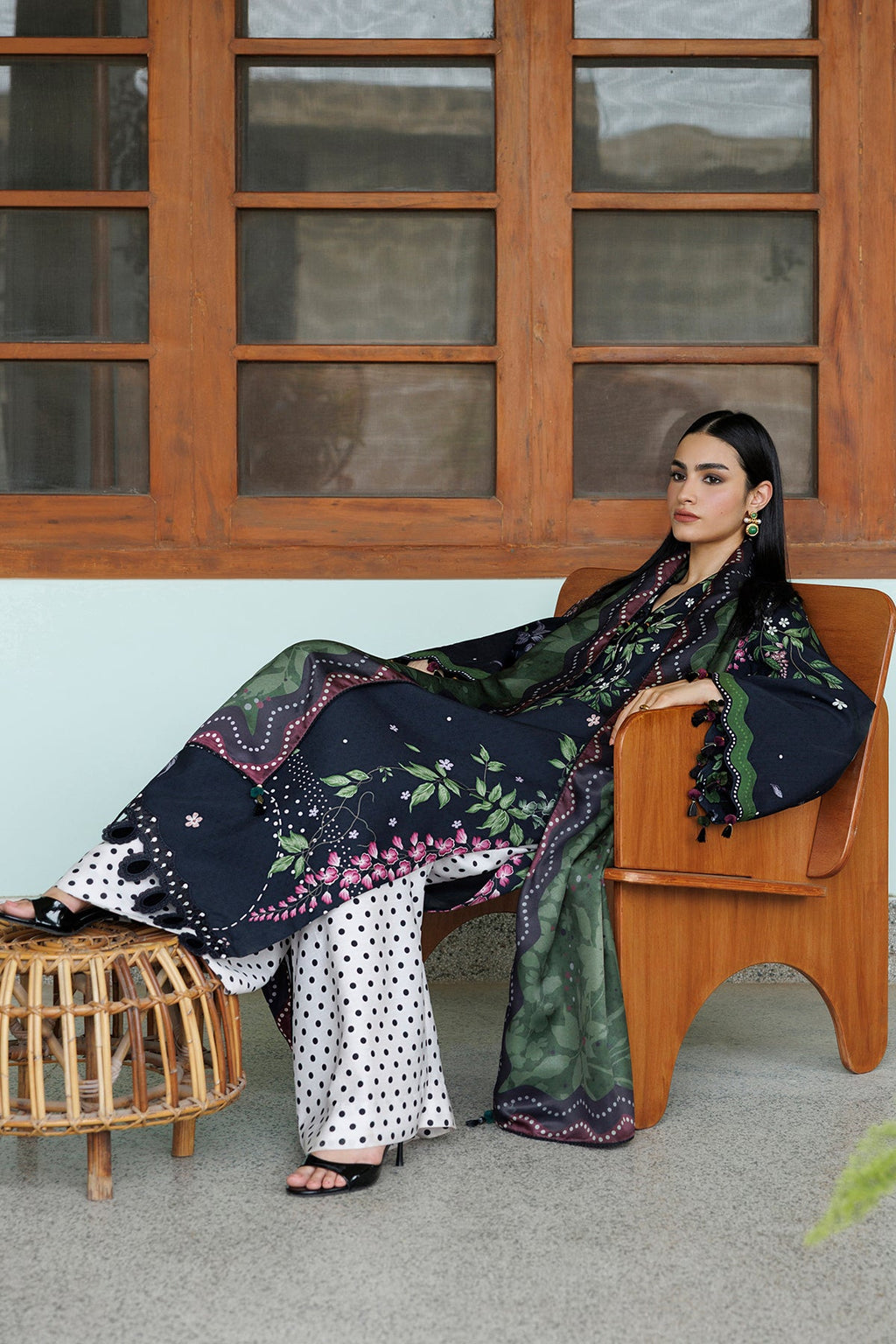 Jazmin | Embroidered Viscose Winter | UW-0269