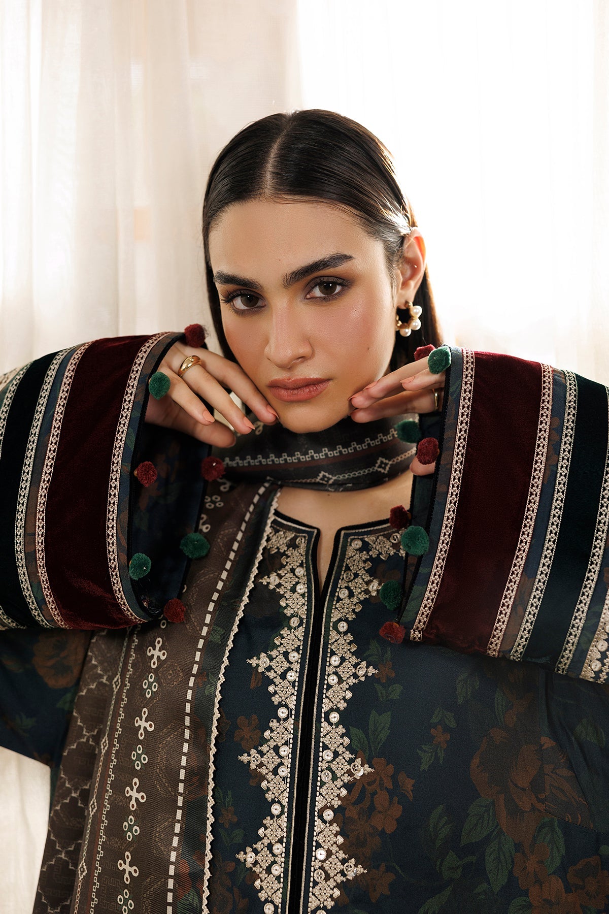 Jazmin | Embroidered Viscose Winter | UW-0266