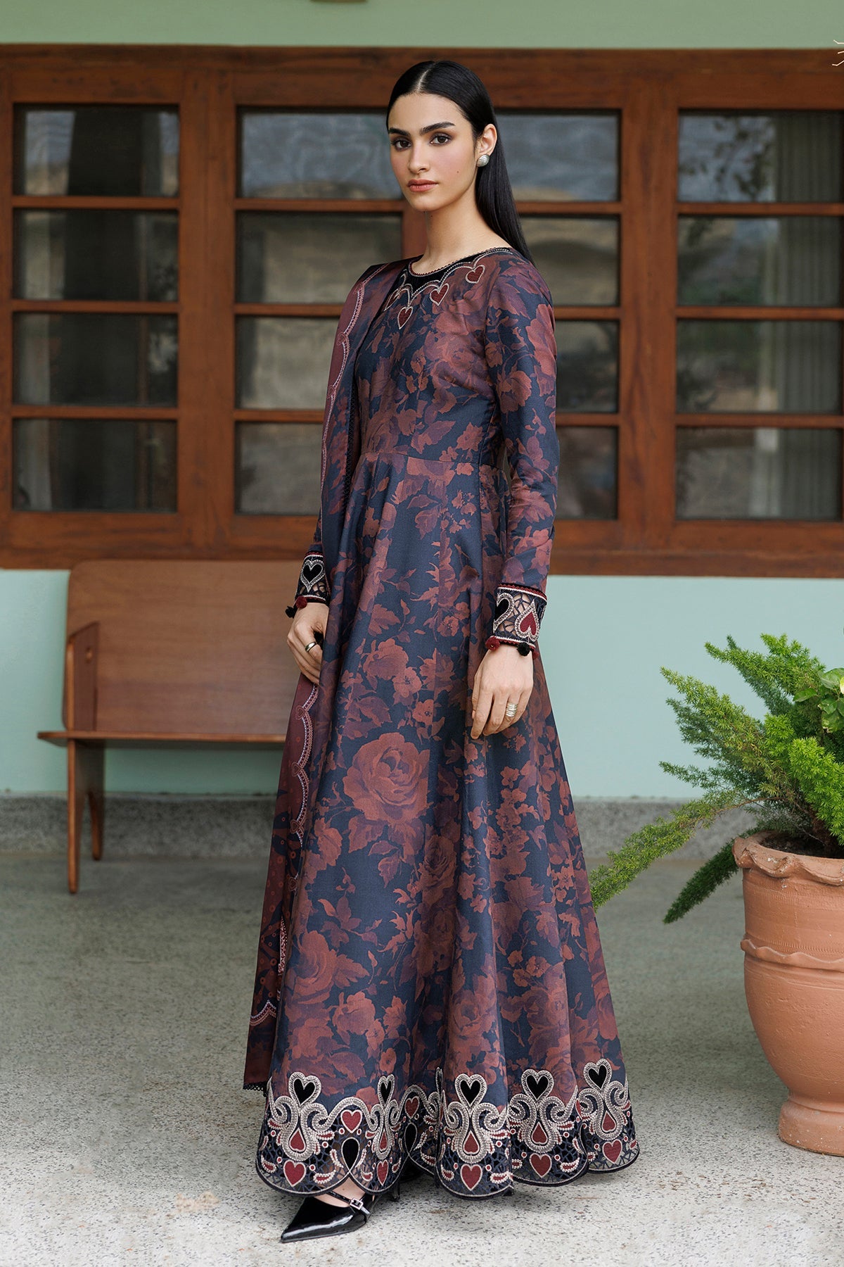 Jazmin | Embroidered Viscose Winter | UW-0263