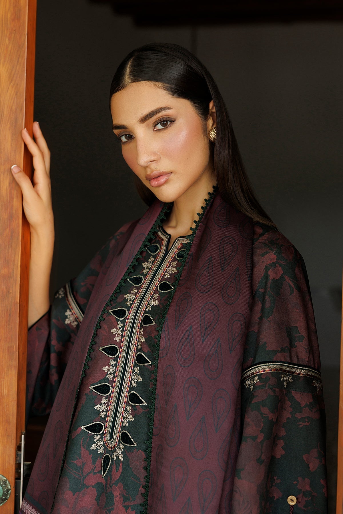 Jazmin | Embroidered Viscose Winter | UW-0262