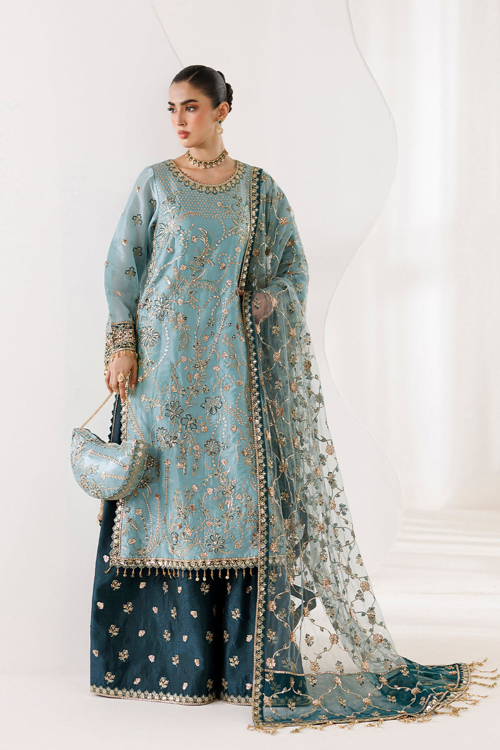 Alizeh | La Ruhe Festive | AF-CH-2266-Scotch