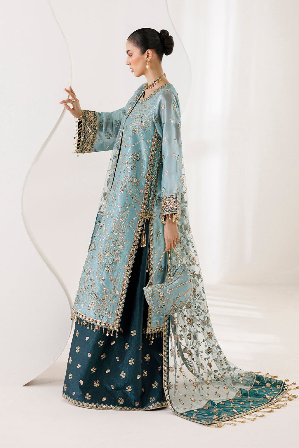 Alizeh | La Ruhe Festive | AF-CH-2266-Scotch