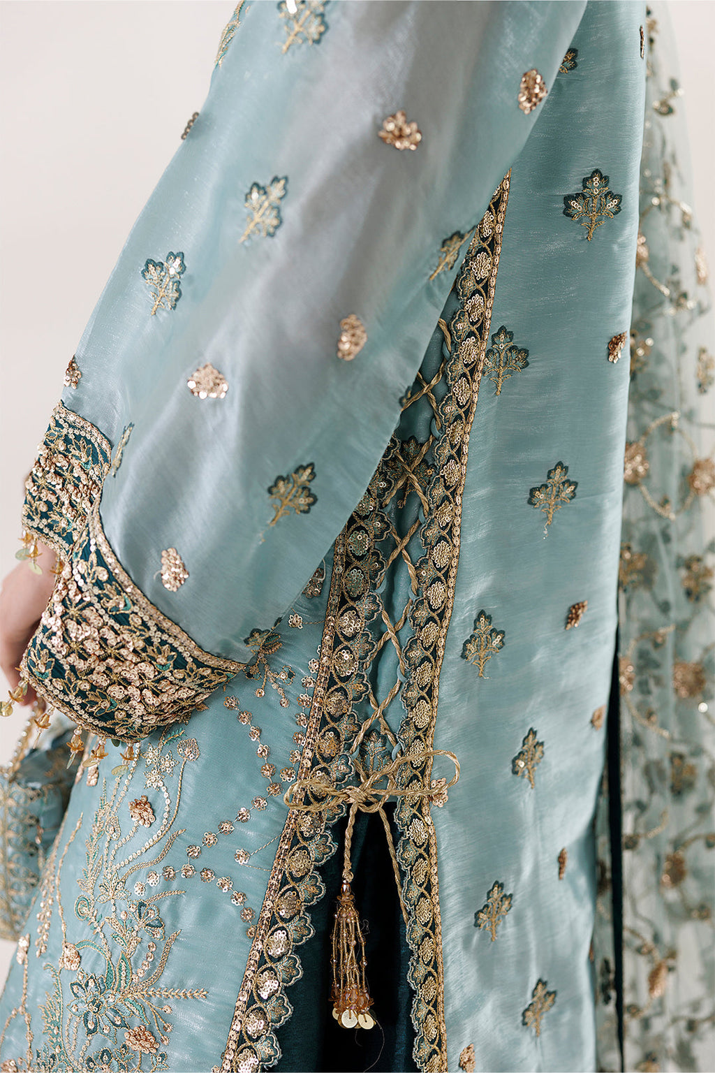 Alizeh | La Ruhe Festive | AF-CH-2266-Scotch