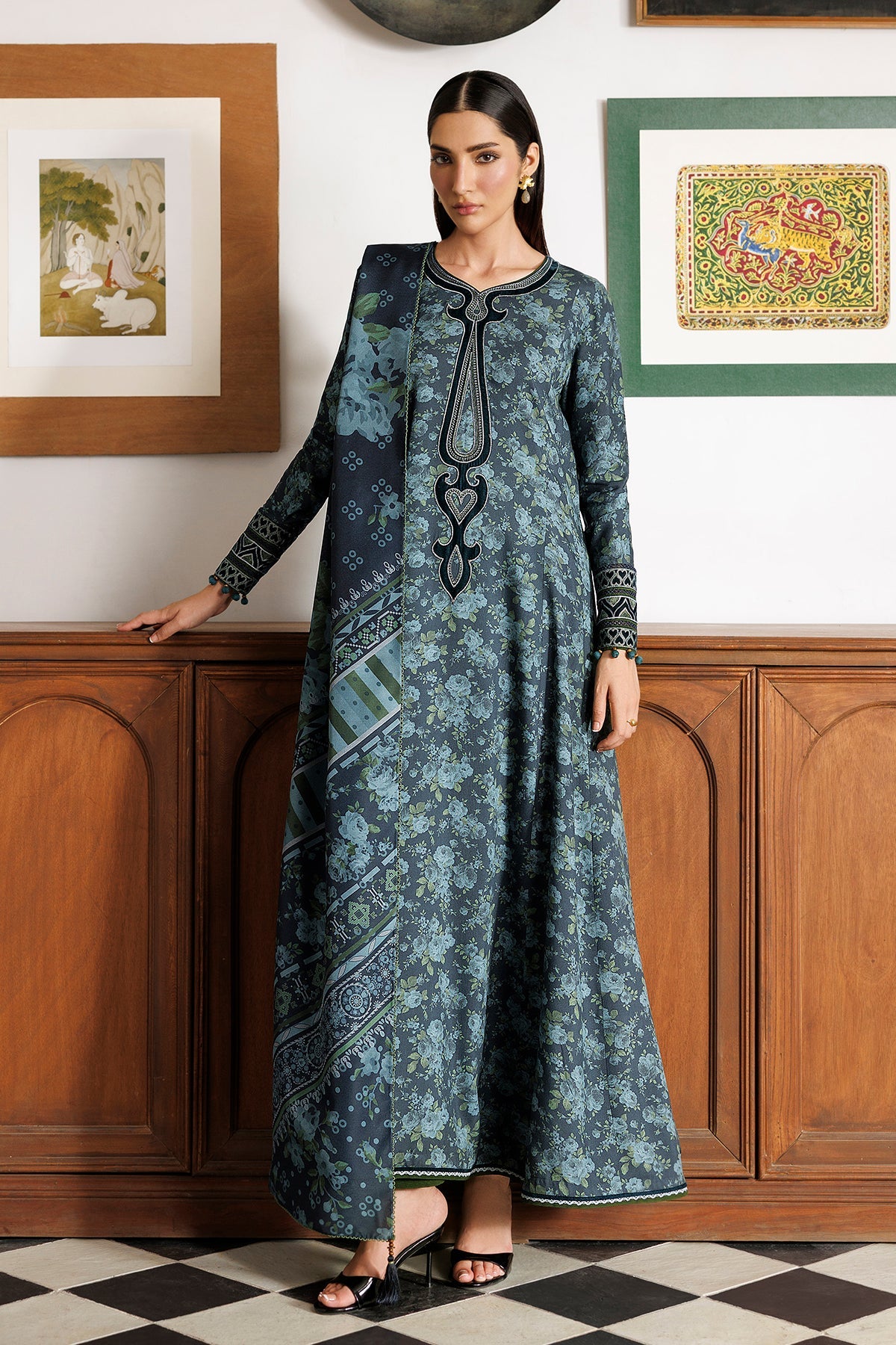 Jazmin | Embroidered Viscose Winter | UW-0256