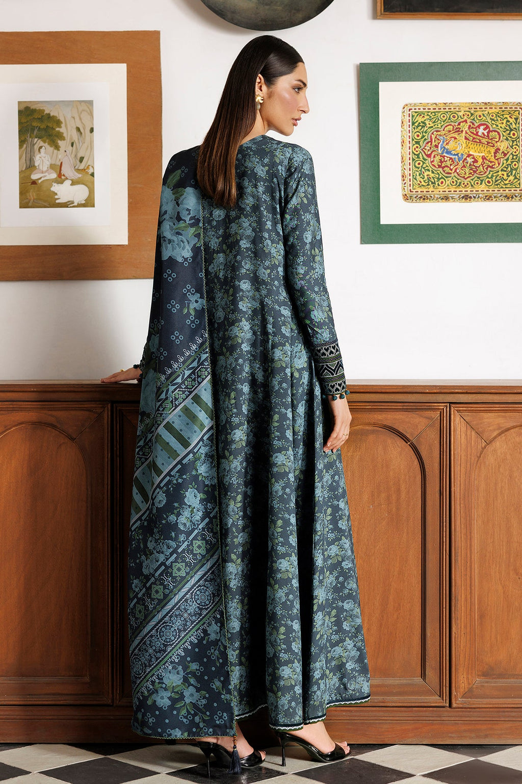 Jazmin | Embroidered Viscose Winter | UW-0256