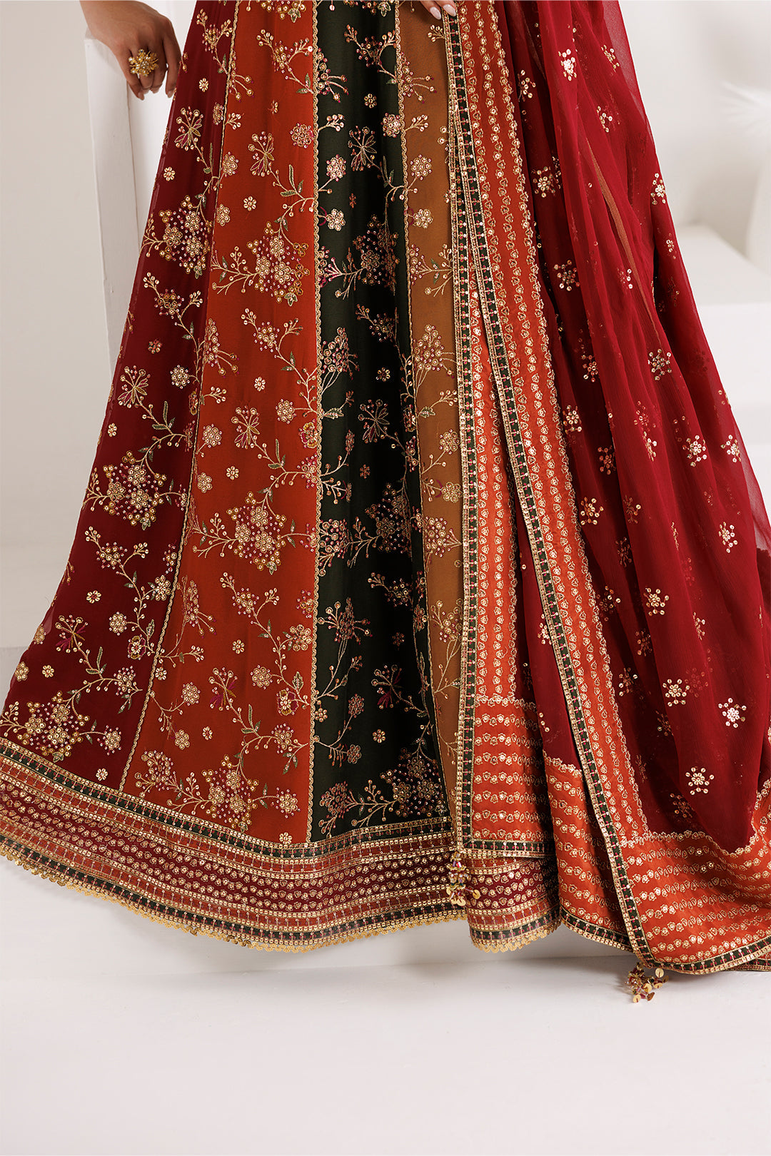 Alizeh | La Ruhe Festive | AF-CH-2263-Crystal