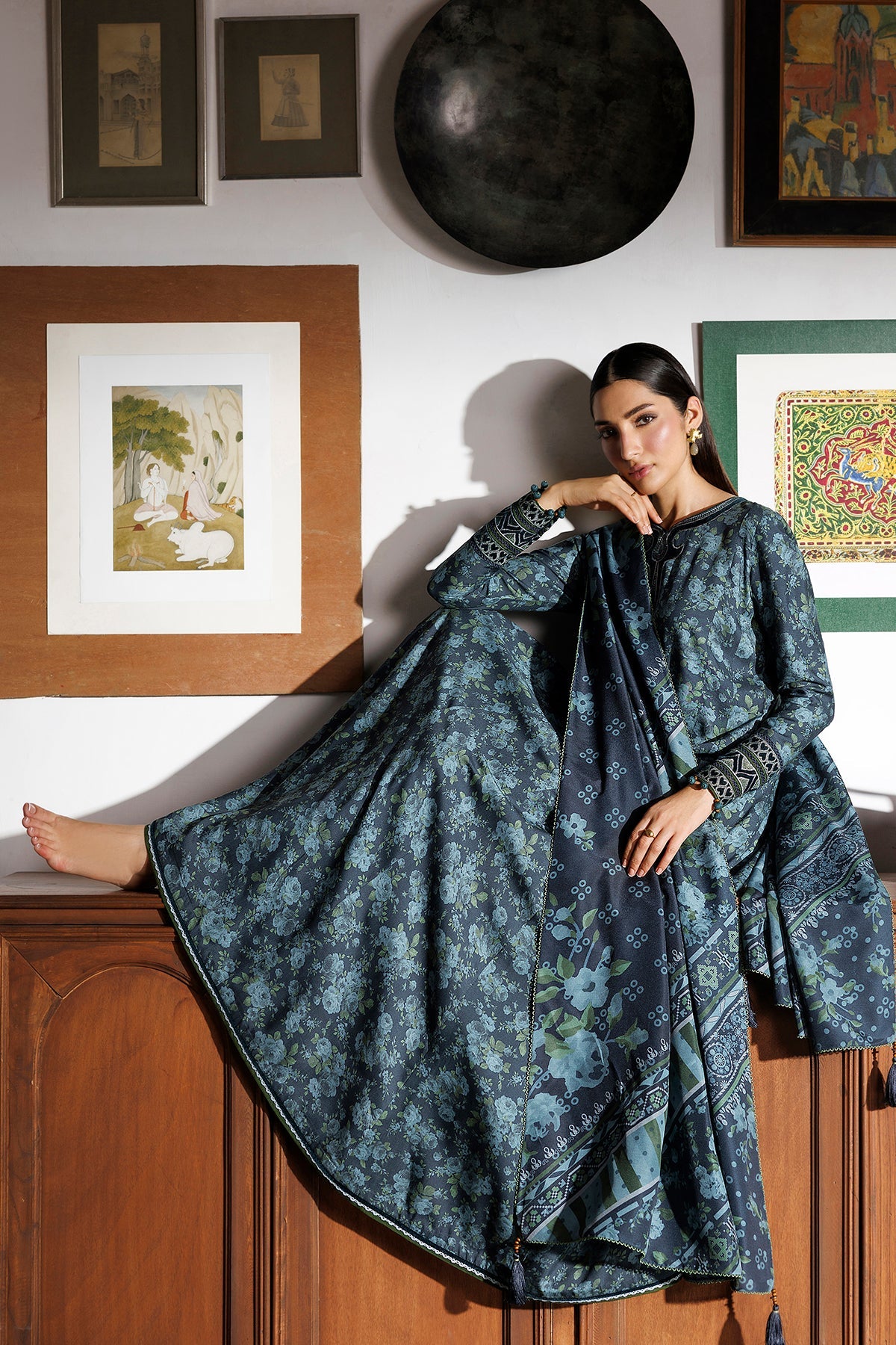 Jazmin | Embroidered Viscose Winter | UW-0256